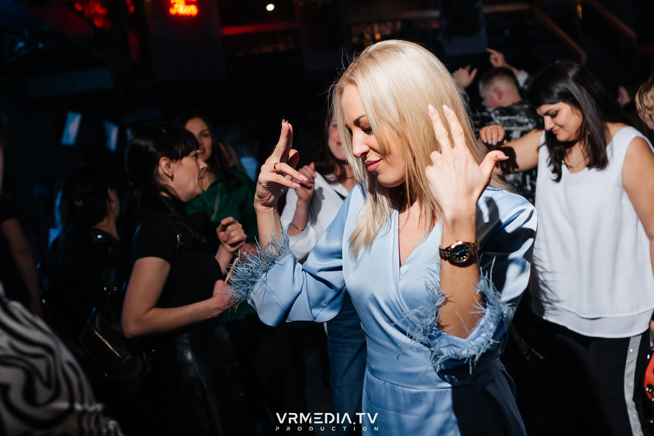 Выходные в баре «DOSKI»