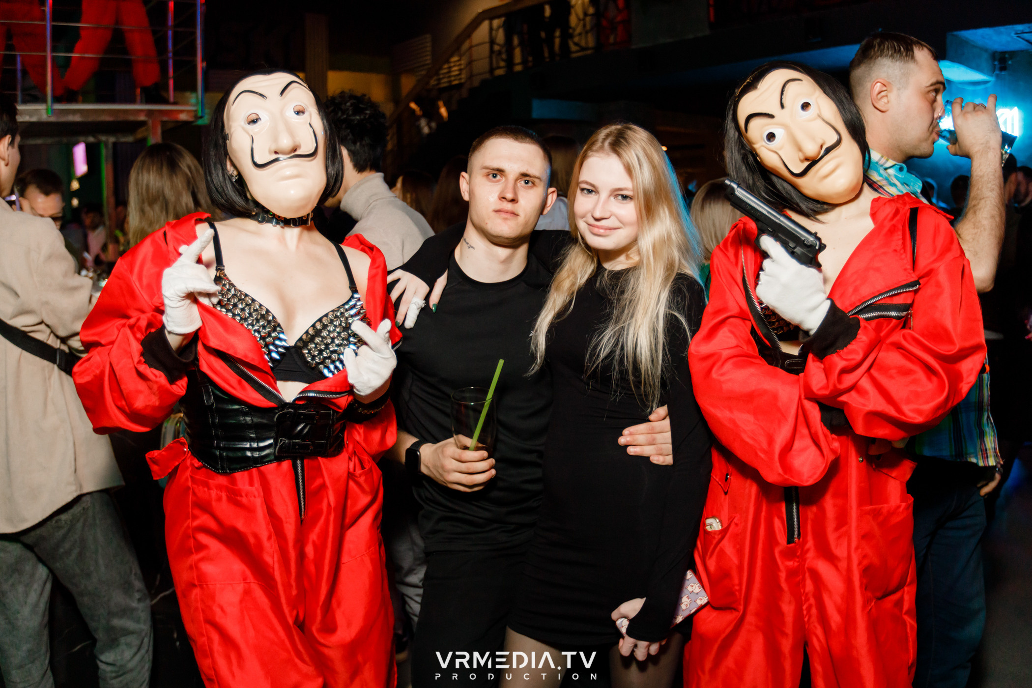 Выходные в баре «DOSKI»