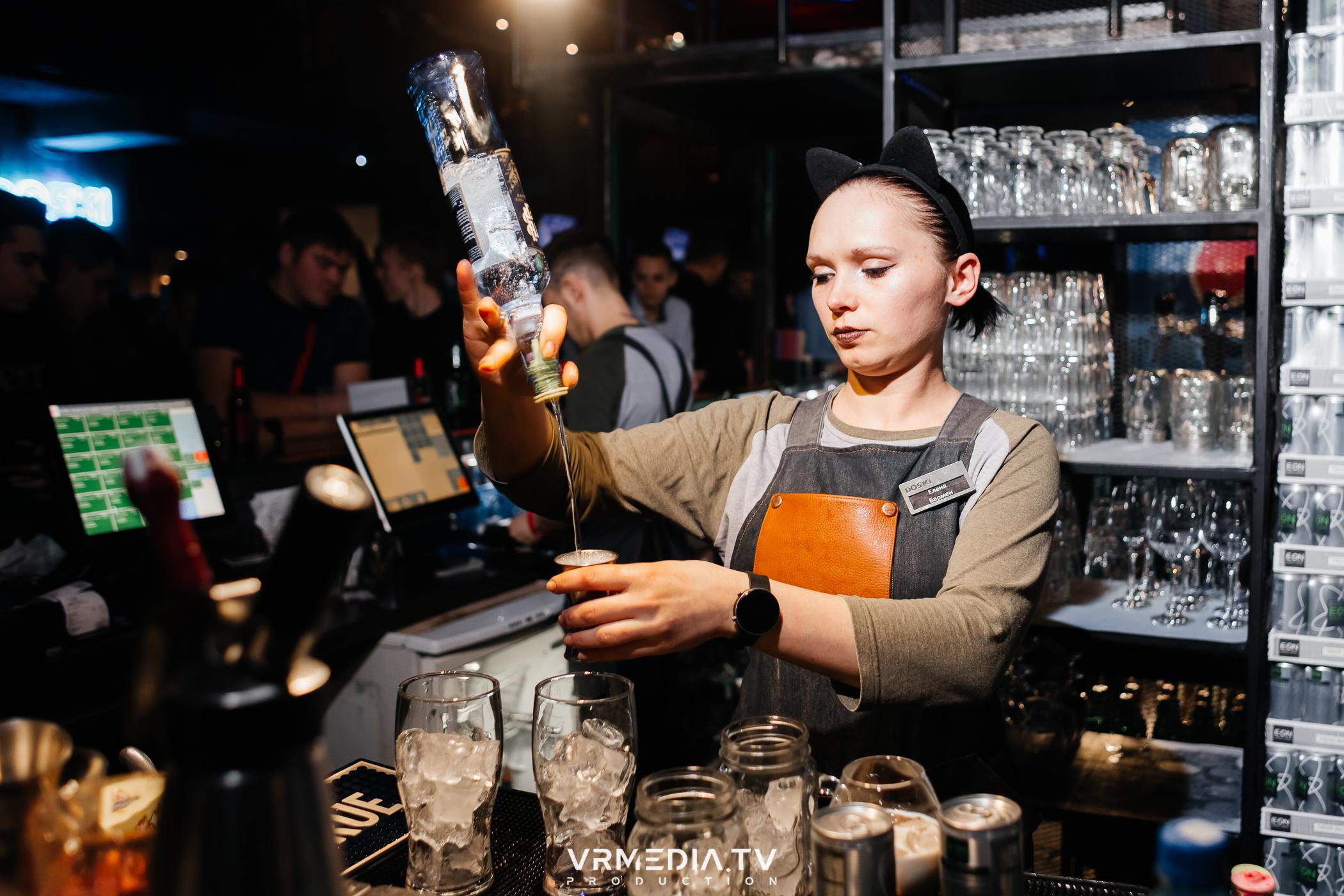 Выходные в баре «DOSKI»