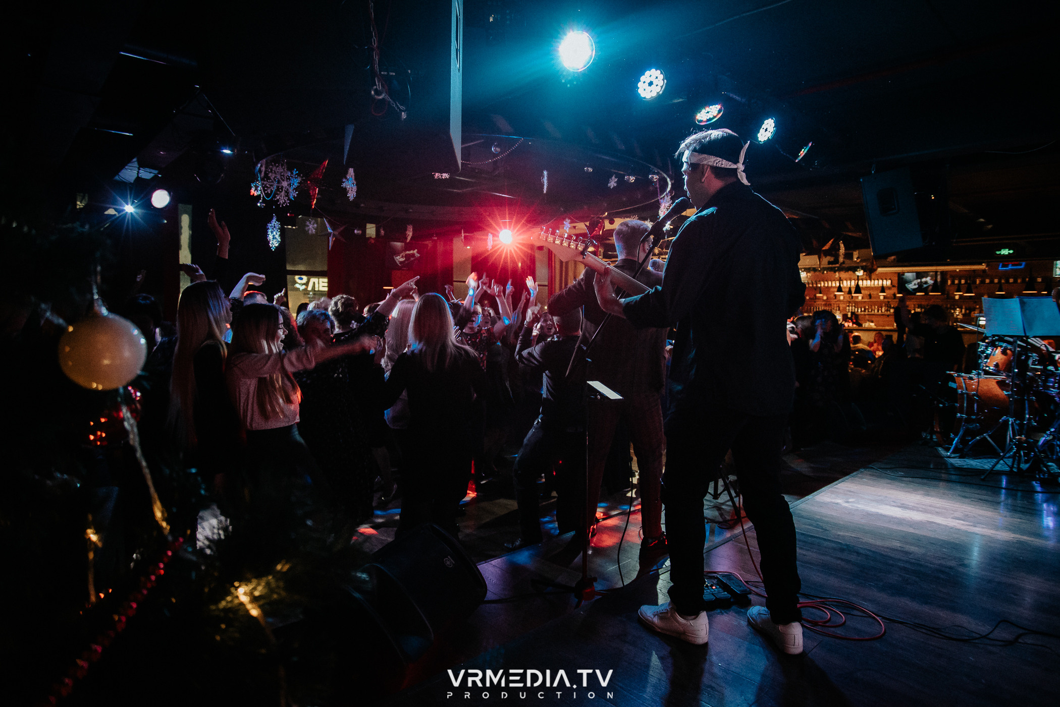 Жаркий новогодний корпоратив в гриль-баре «Жара»