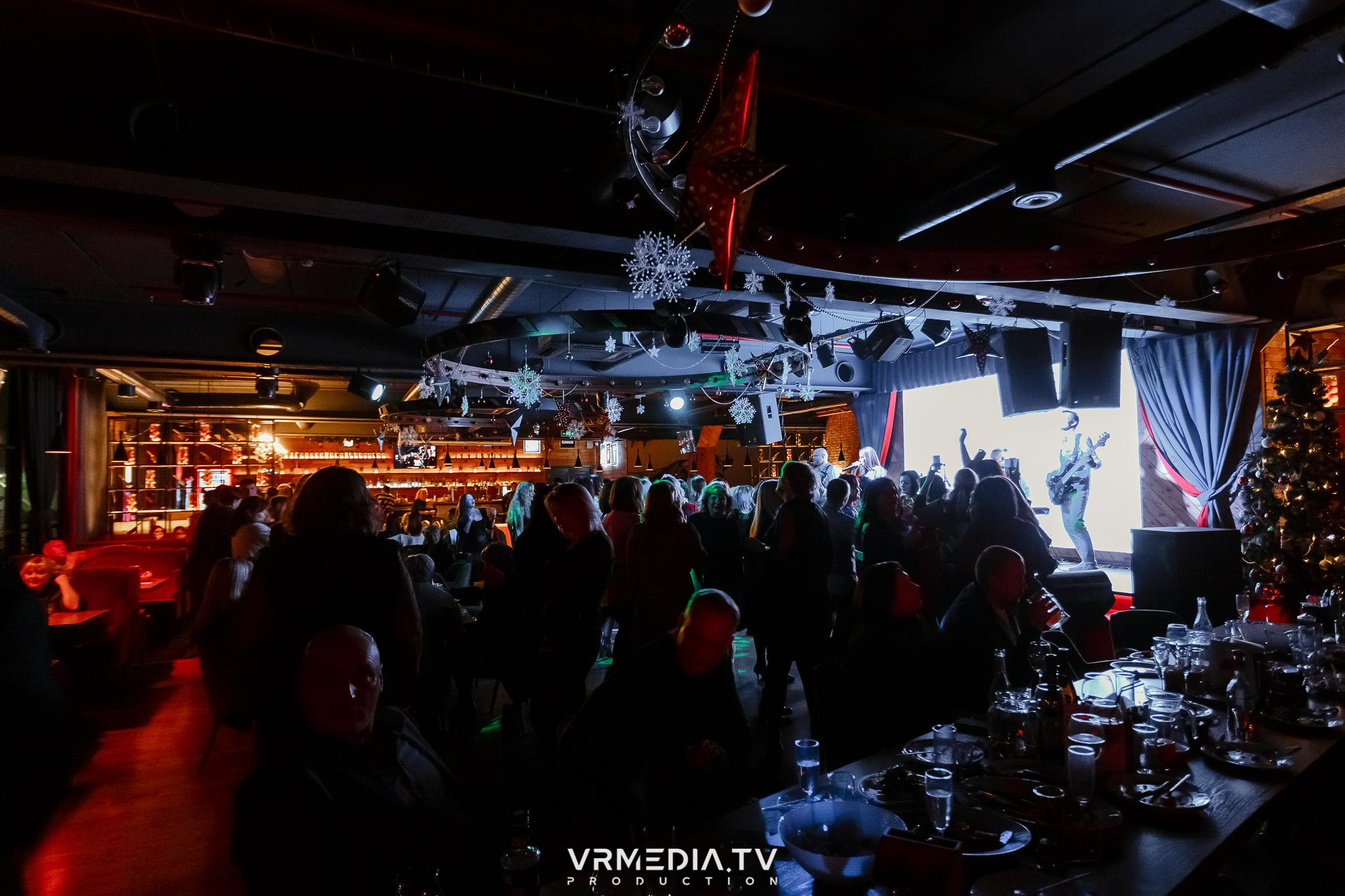 Жаркий новогодний корпоратив в гриль-баре «Жара»