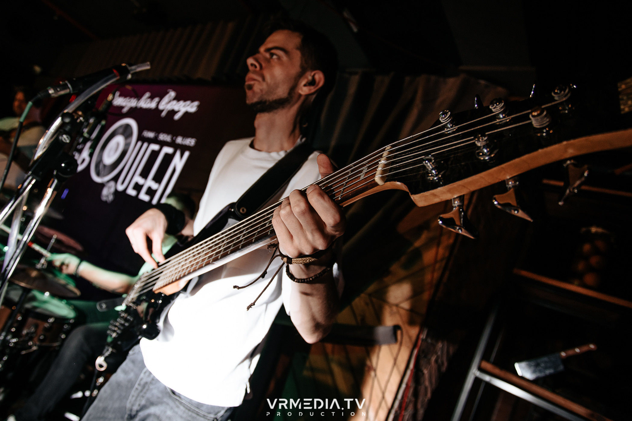 Джазовая среда: BBQueen: Переменная облачность