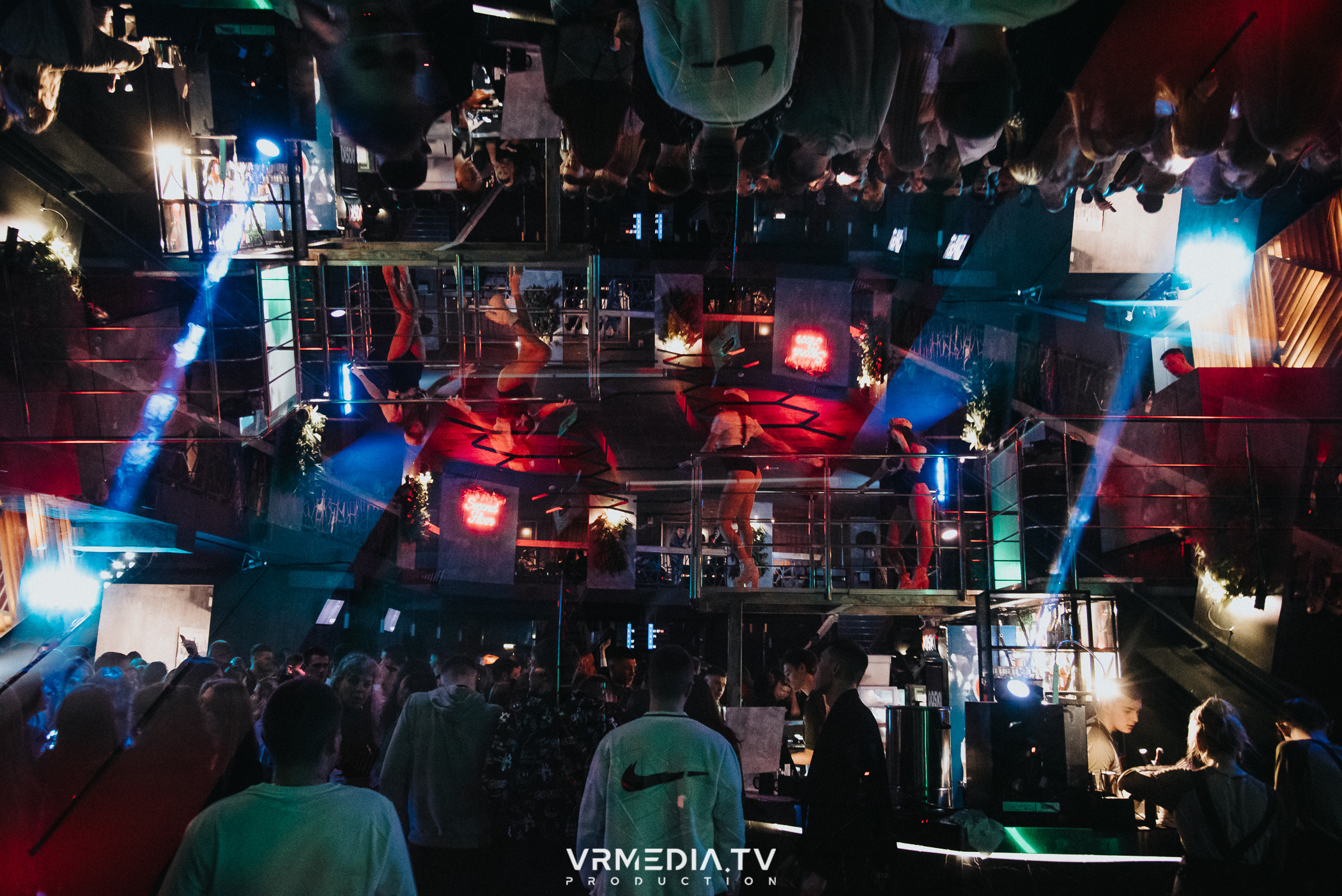 Выходные в баре «DOSKI»