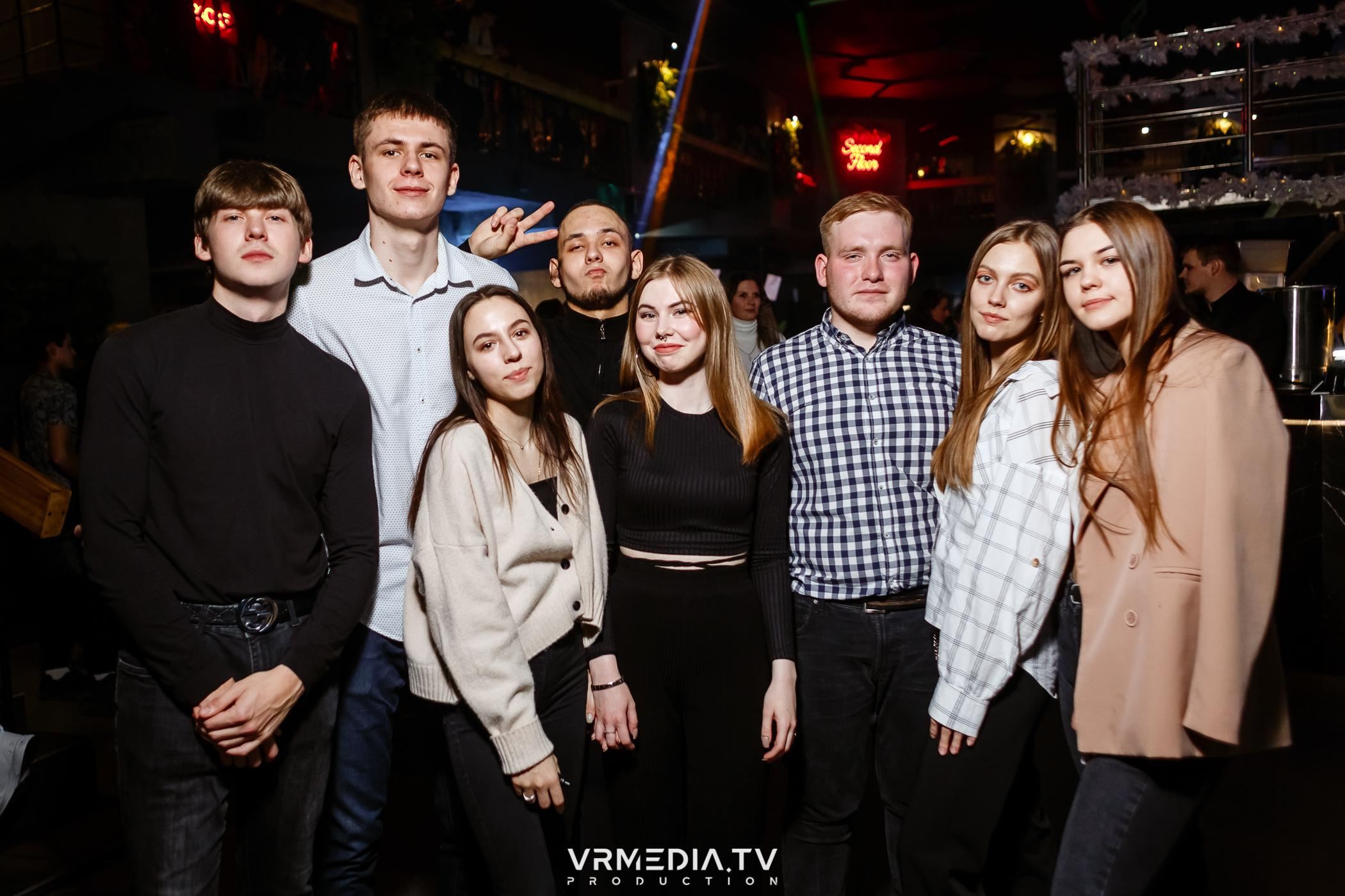 Выходные в баре «DOSKI»