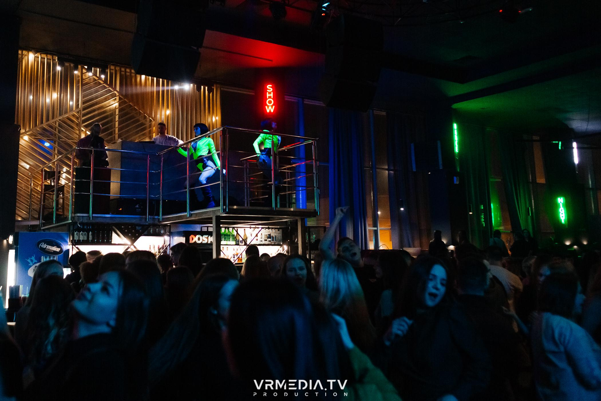 Выходные в баре «DOSKI»