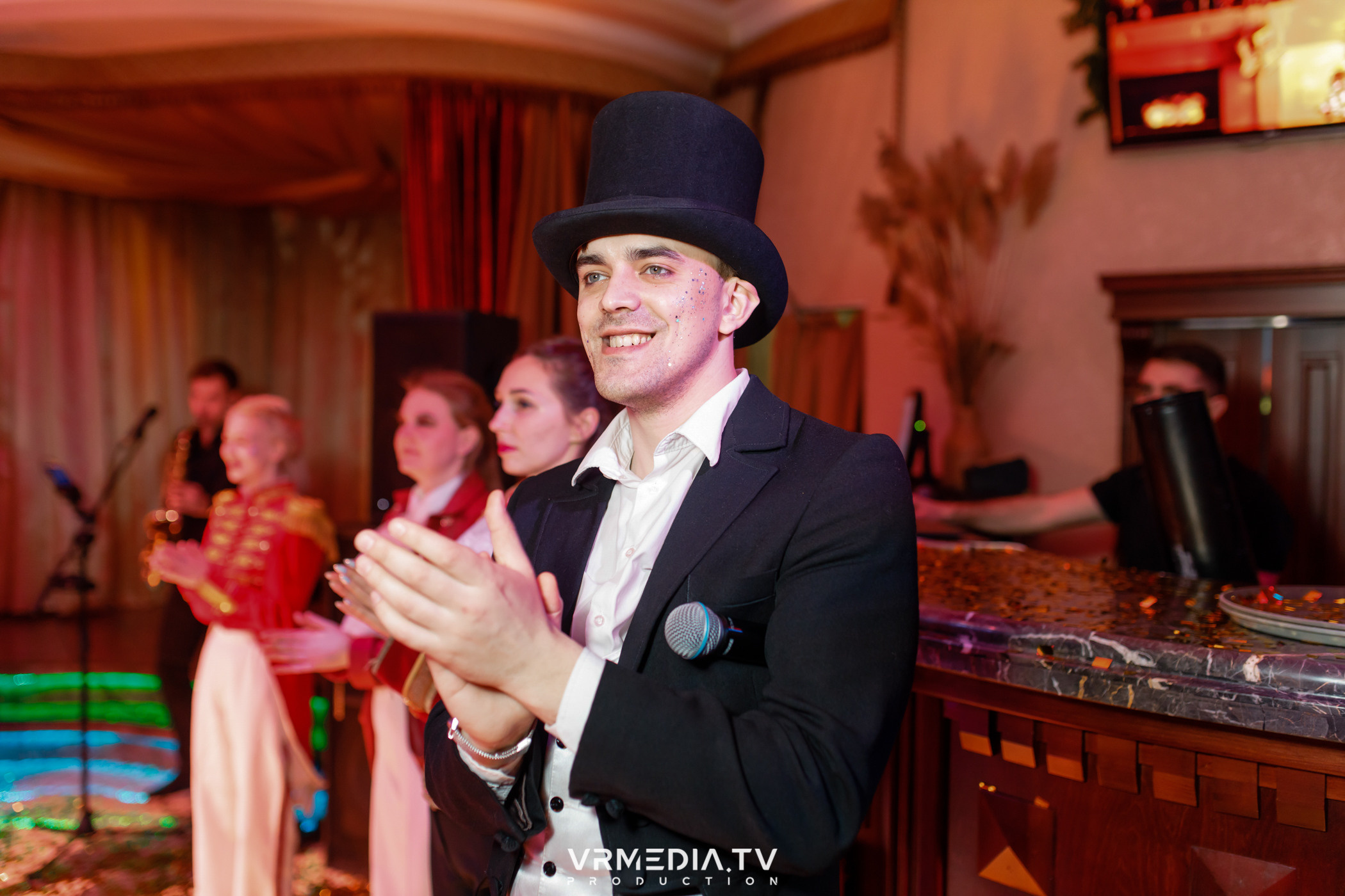 «Новогодний Мюзикл» в ресторане «Лазурный Берег»