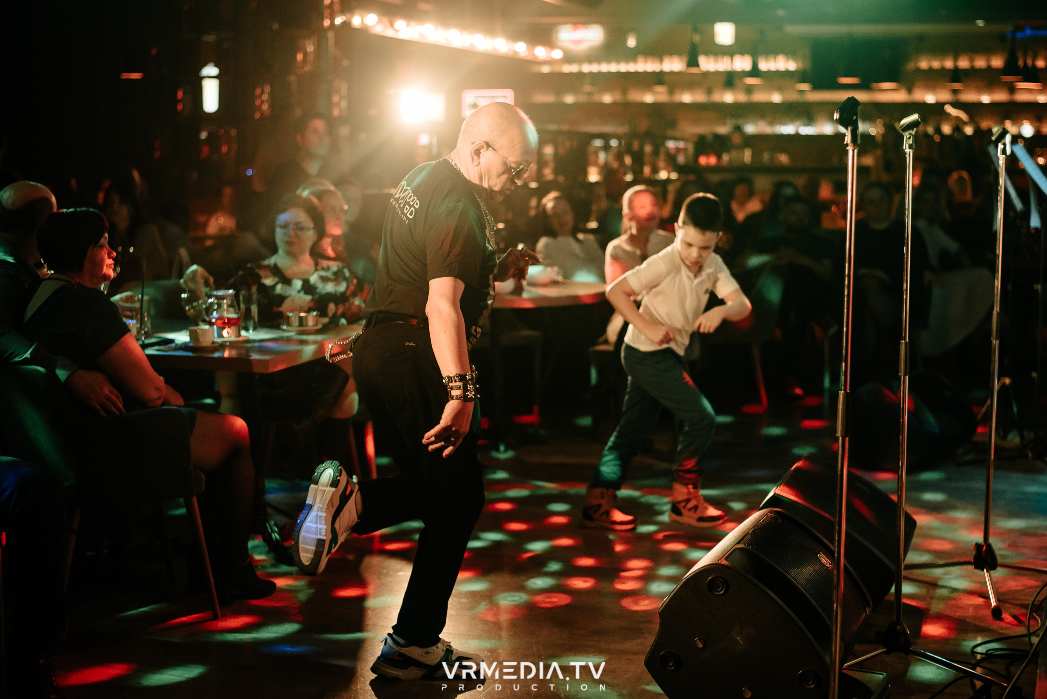 Джазовая среда: BBQueen: Переменная облачность