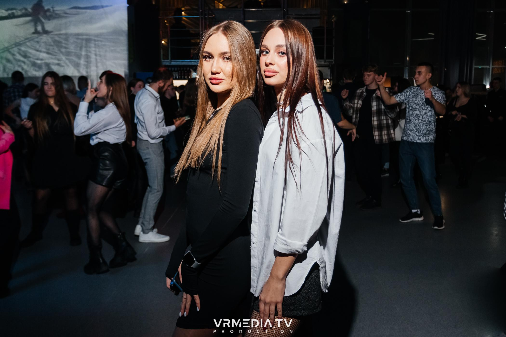 Выходные в баре «DOSKI»