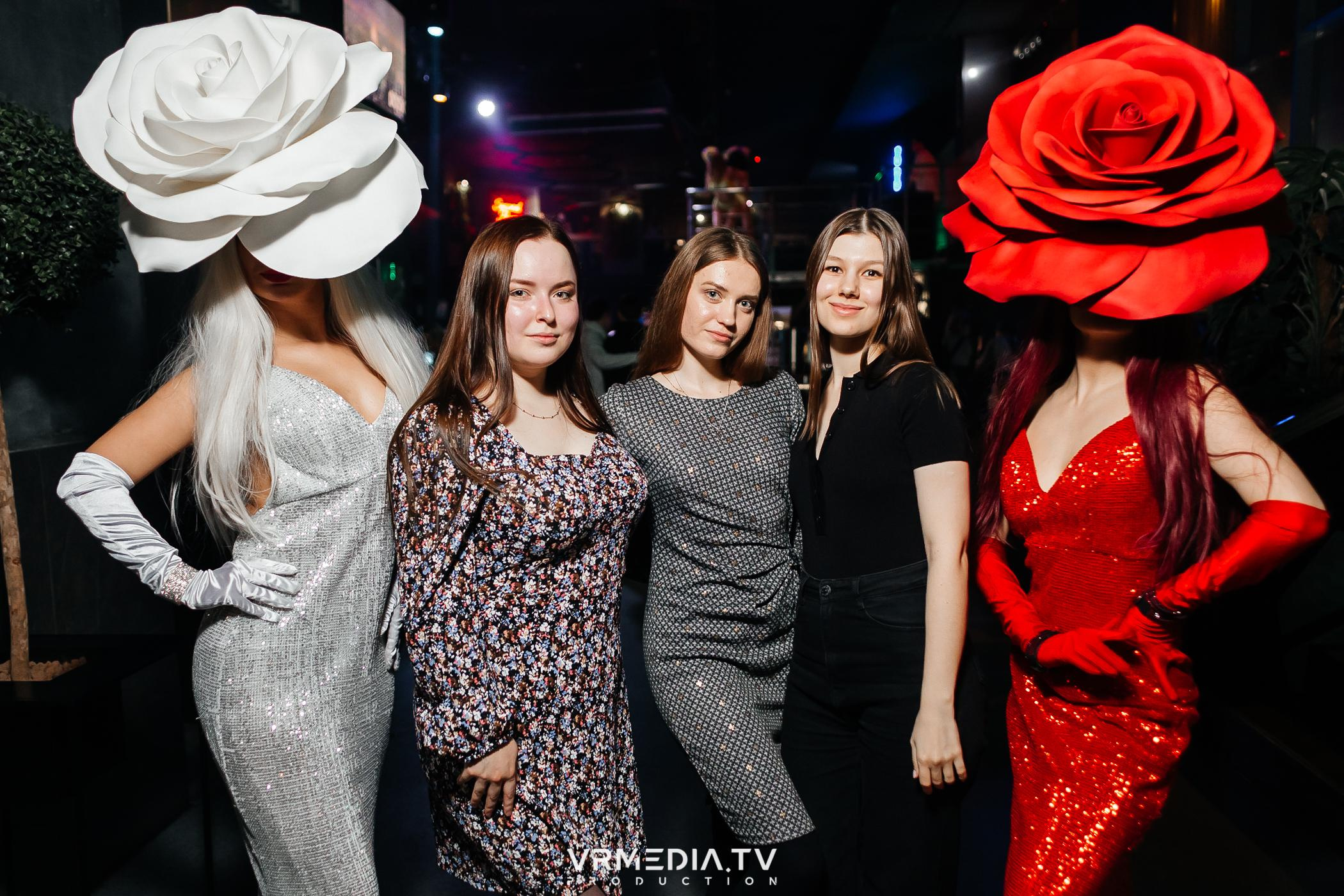 Выходные в баре «DOSKI»