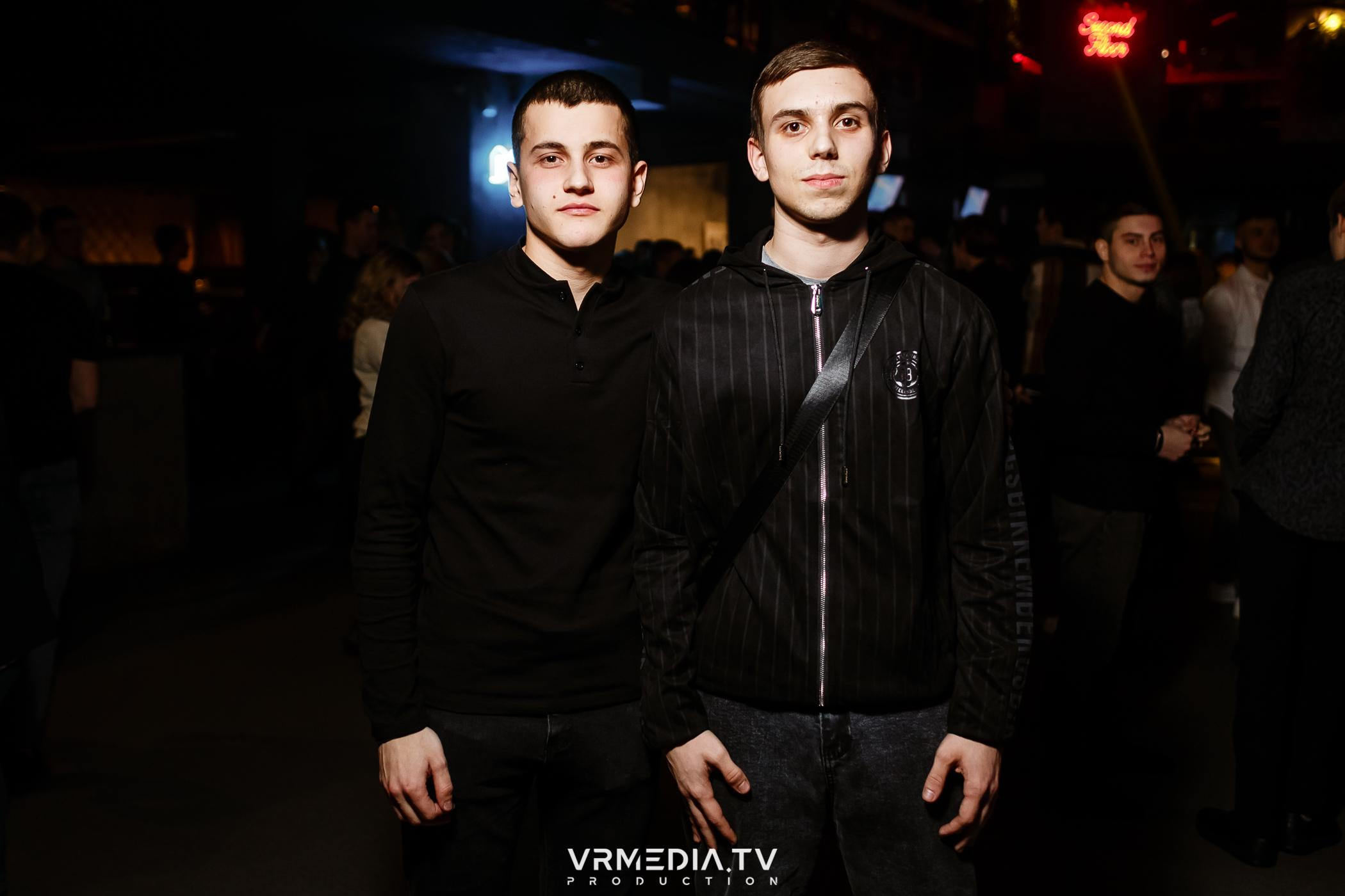 Выходные в баре «DOSKI»