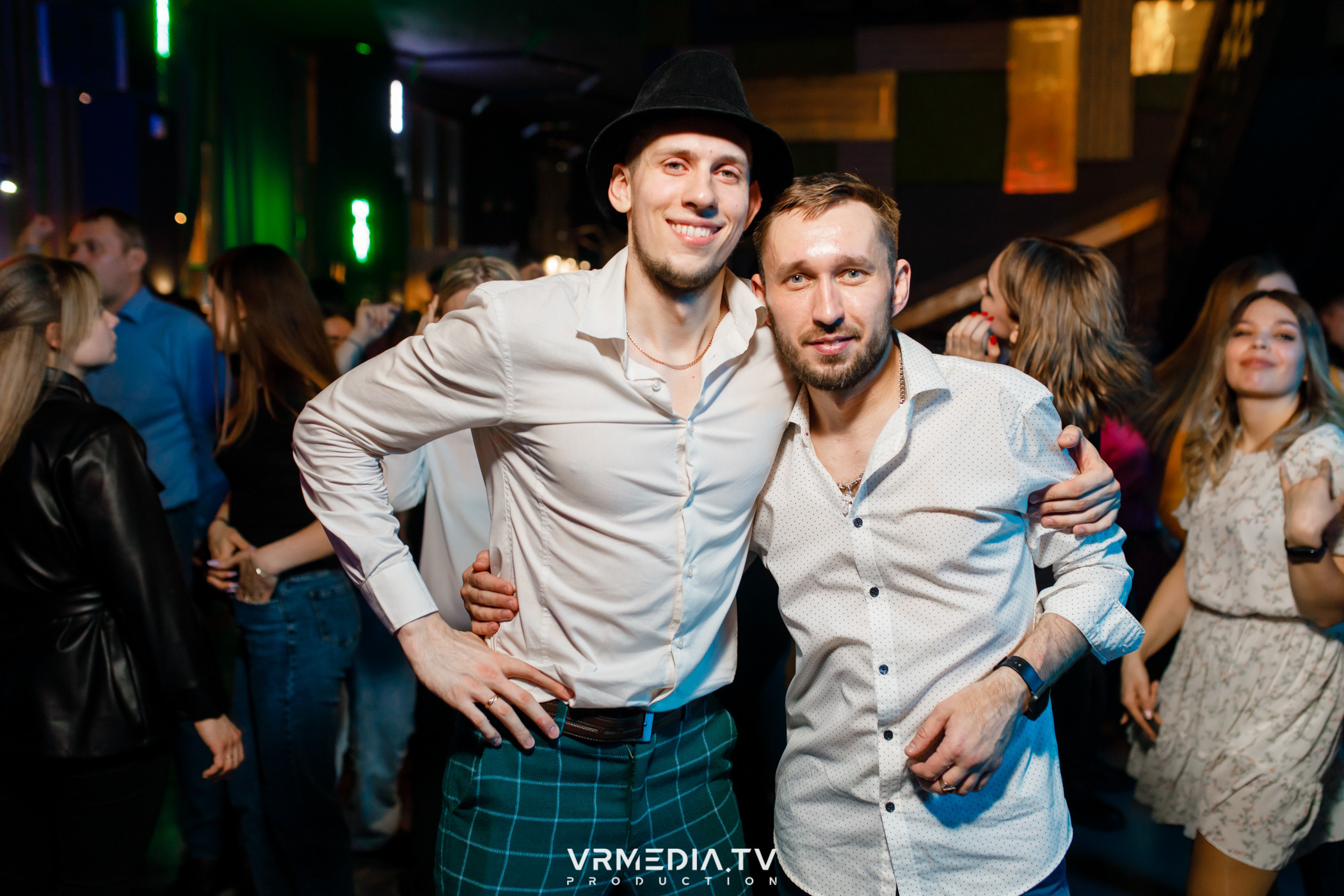 Выходные в баре «DOSKI»