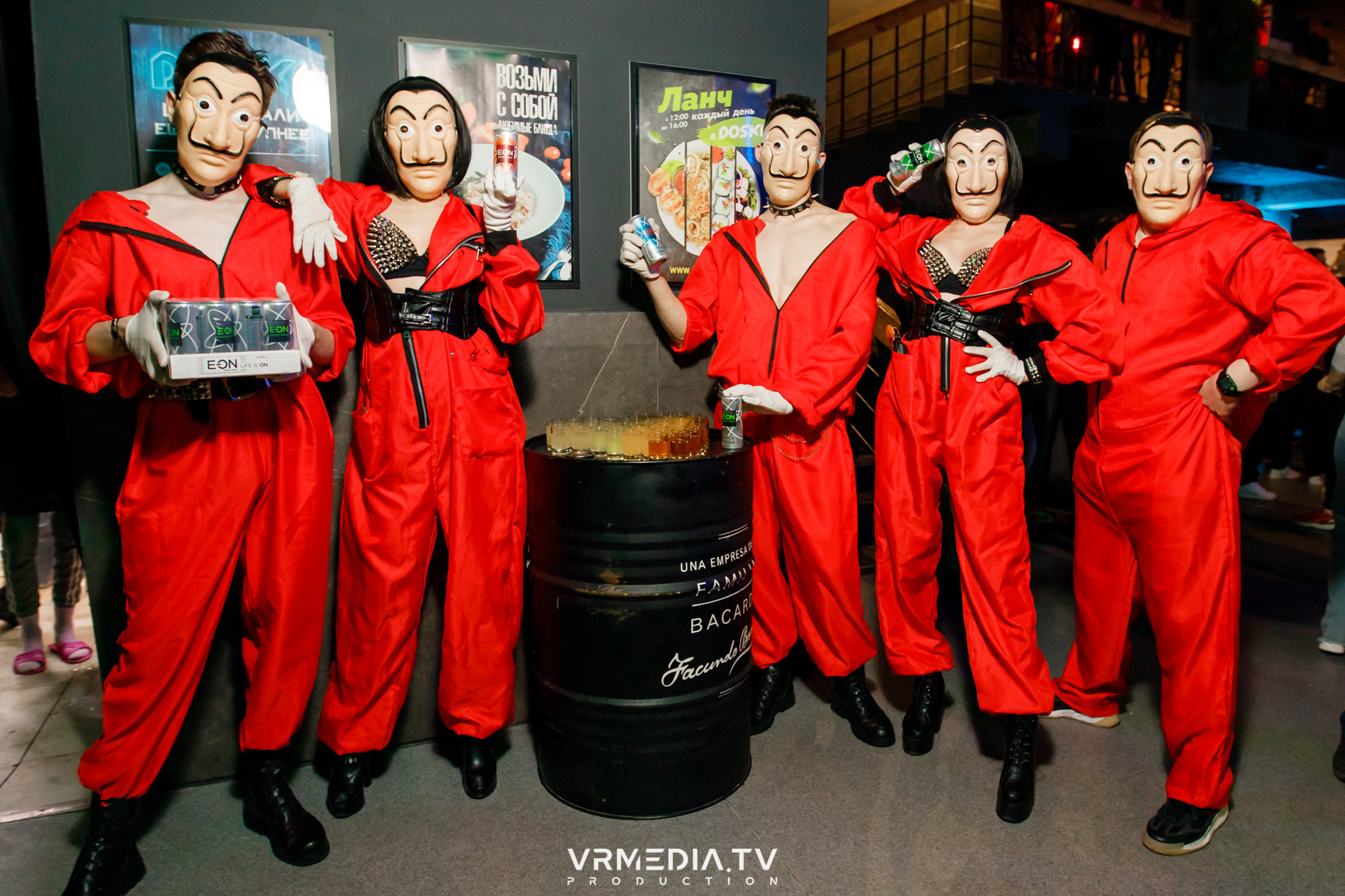 Выходные в баре «DOSKI»