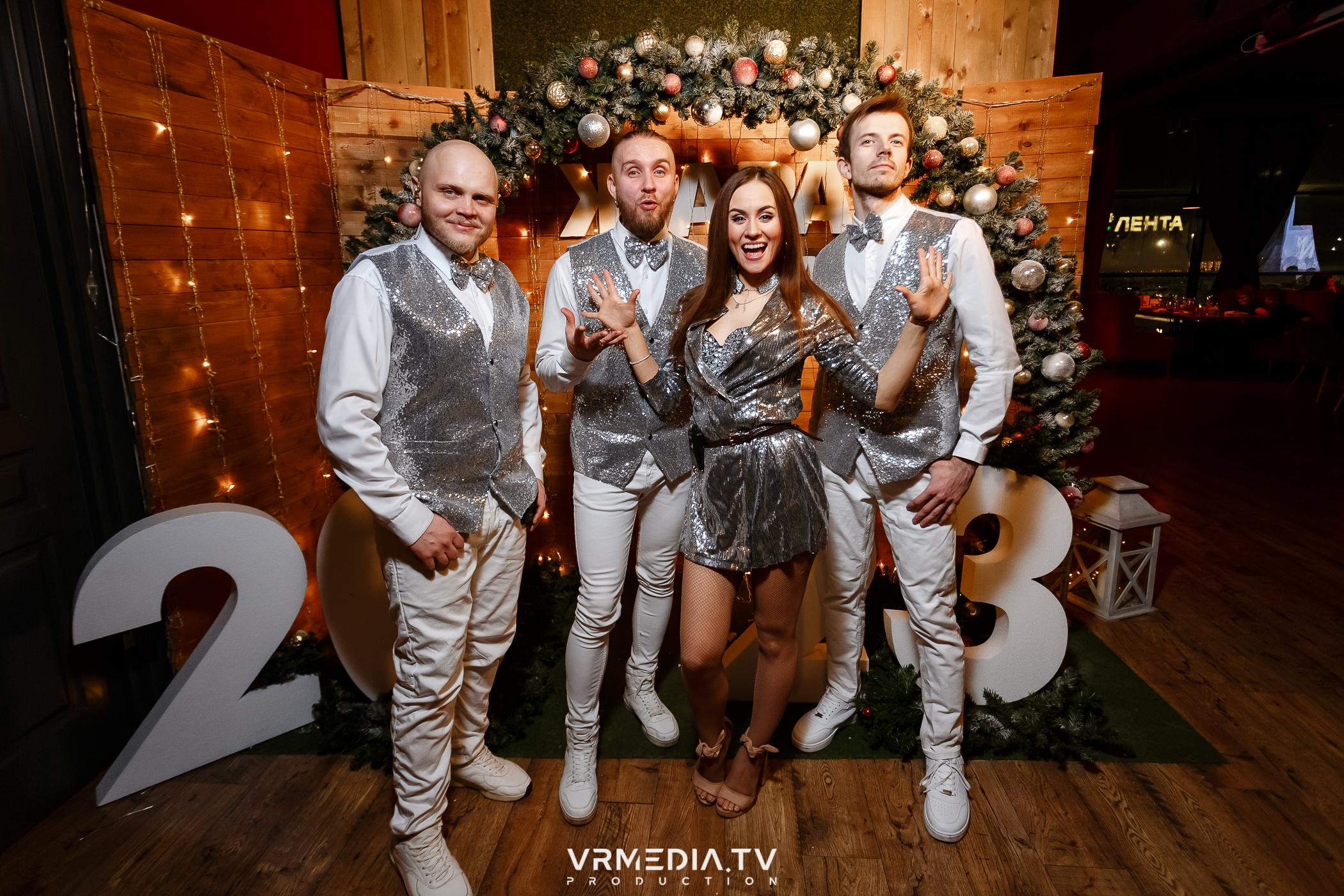 Жаркий новогодний корпоратив в гриль-баре «Жара»