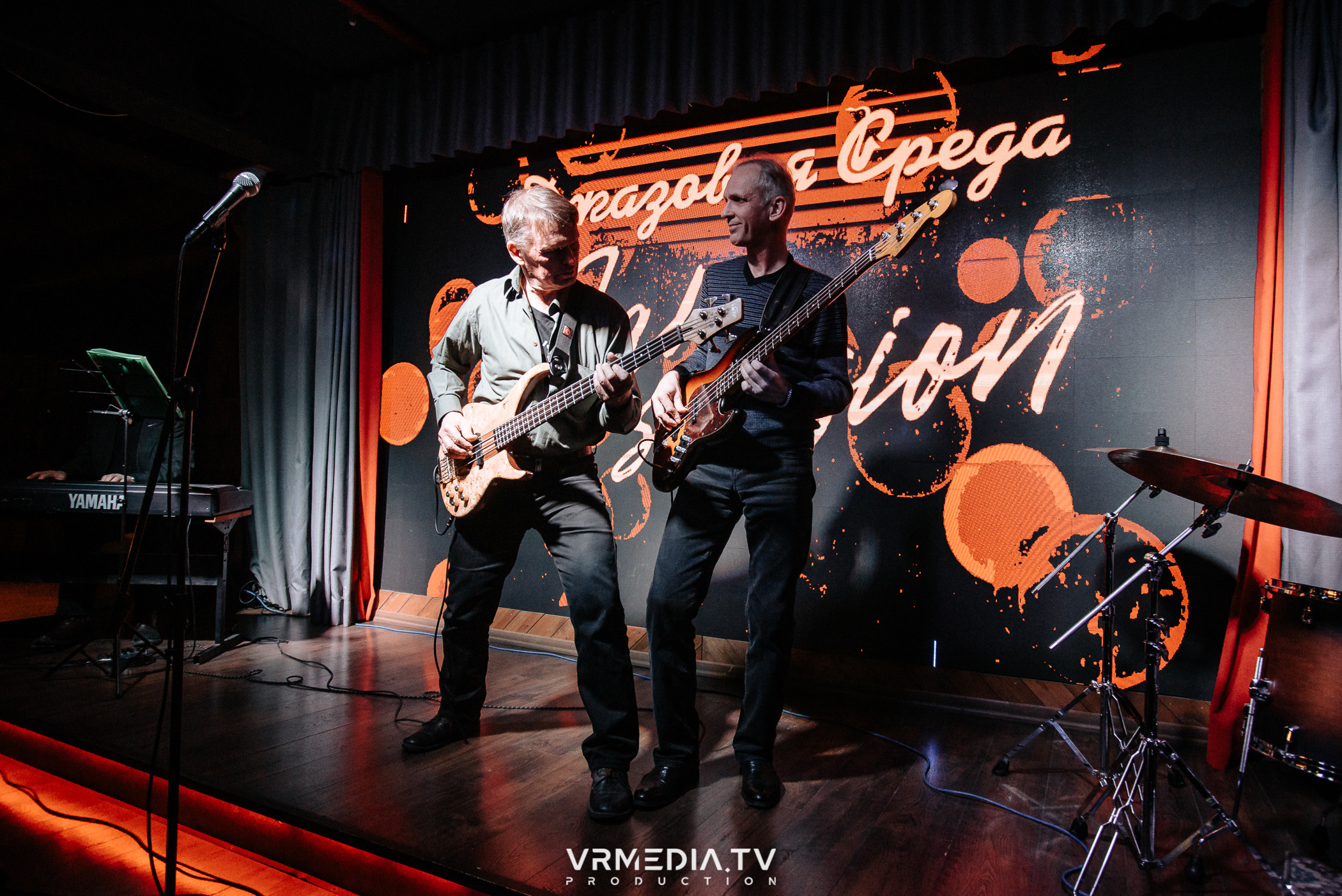 Джазовая среда: Джаз Замечательных Людей (Новосибирск)