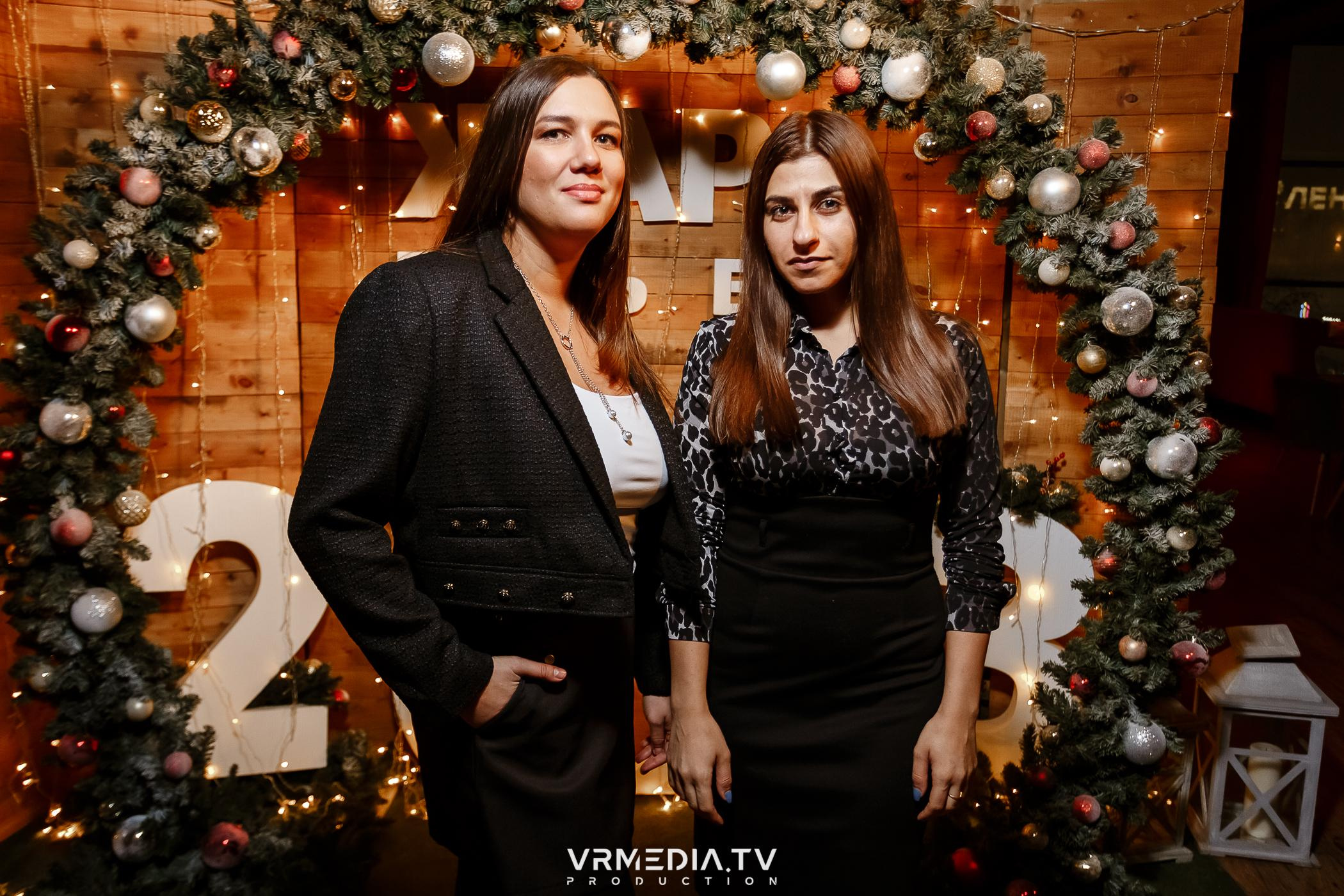 Жаркий новогодний корпоратив в гриль-баре «Жара»