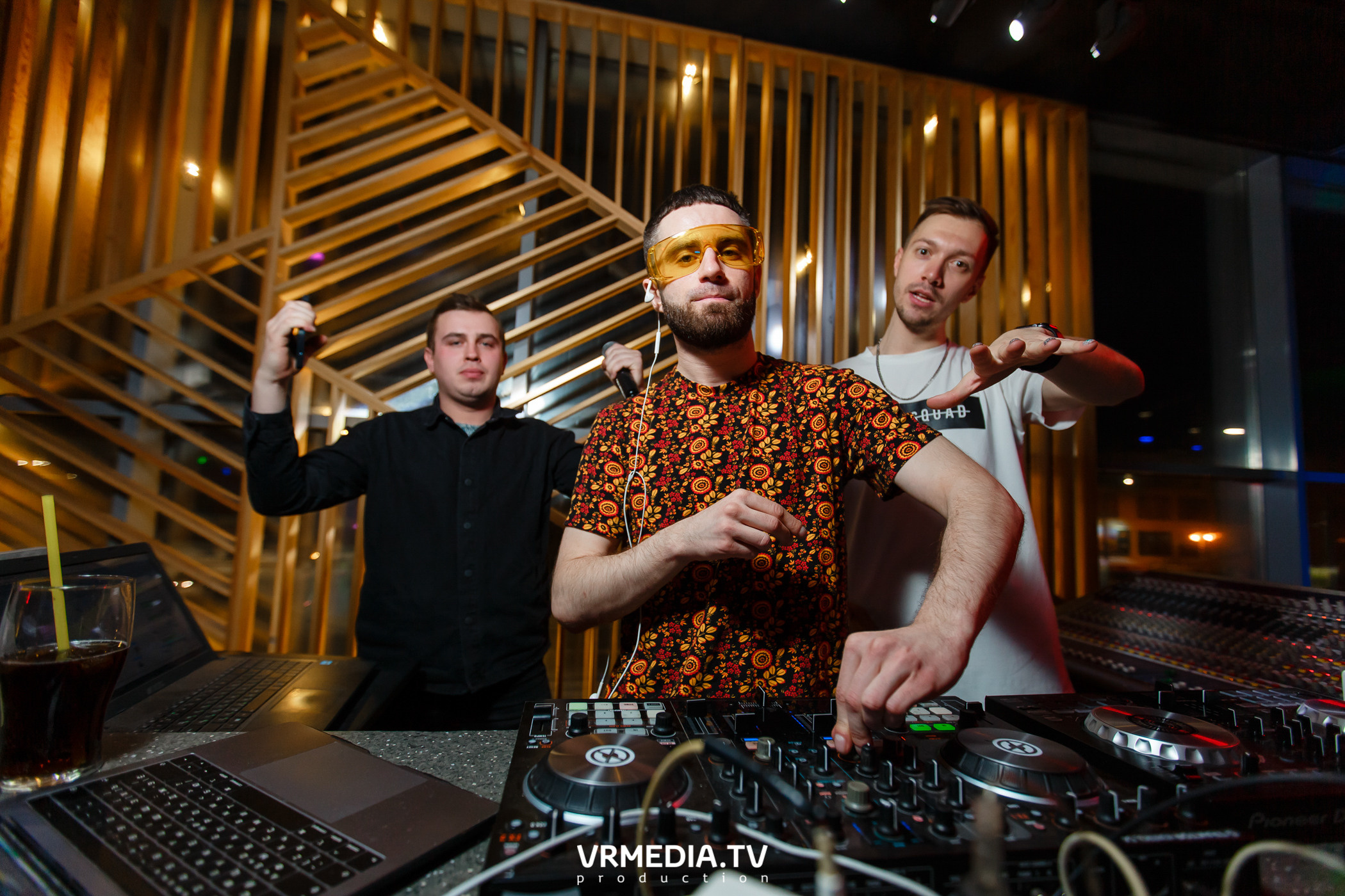 Выходные в баре «DOSKI»