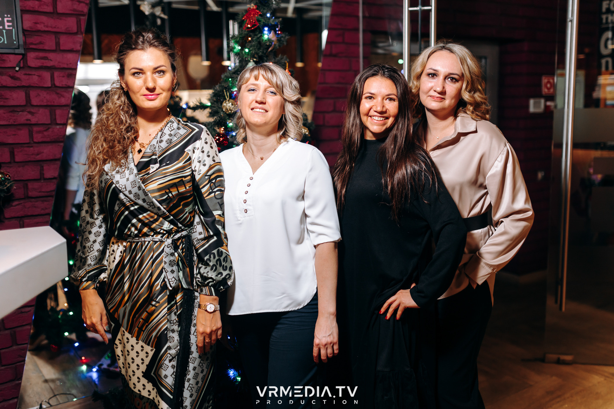 Новогодний вечер в ресторане «Friday»