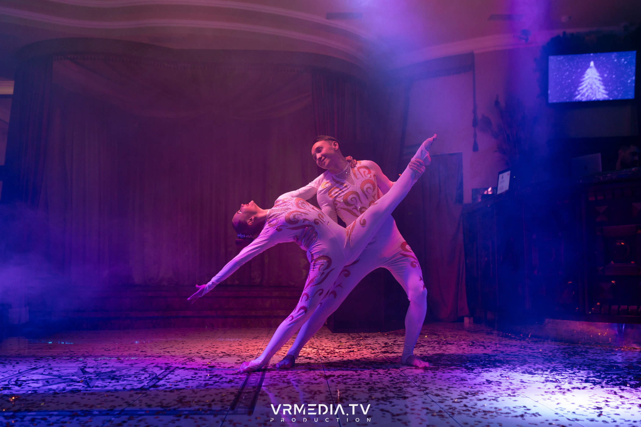 «Новогодний Мюзикл» в ресторане «Лазурный Берег»