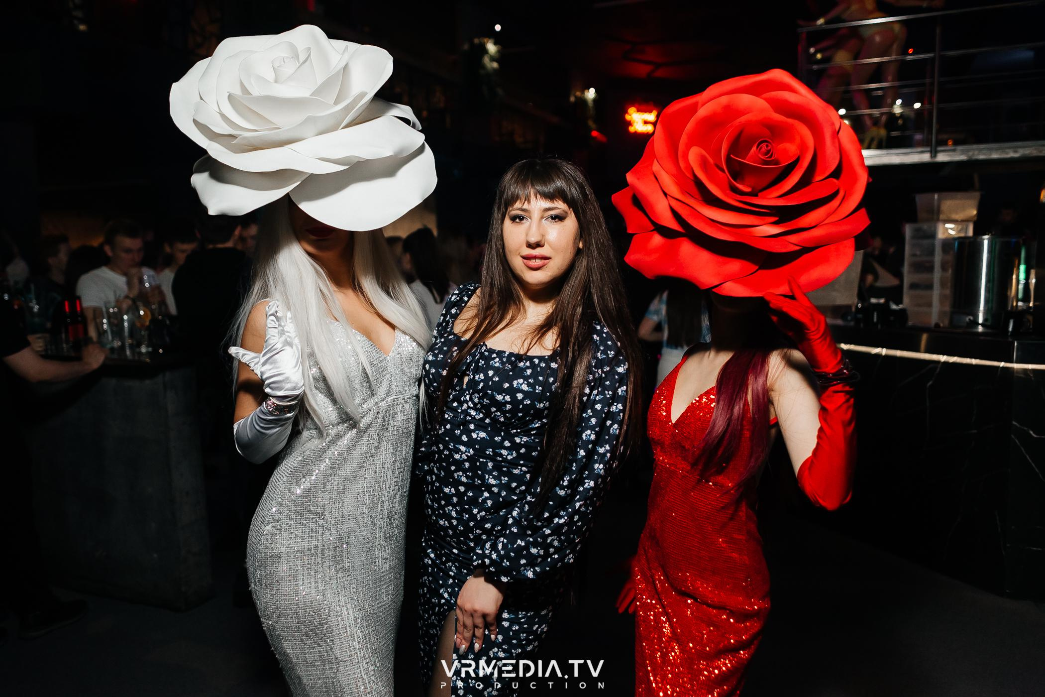 Выходные в баре «DOSKI»