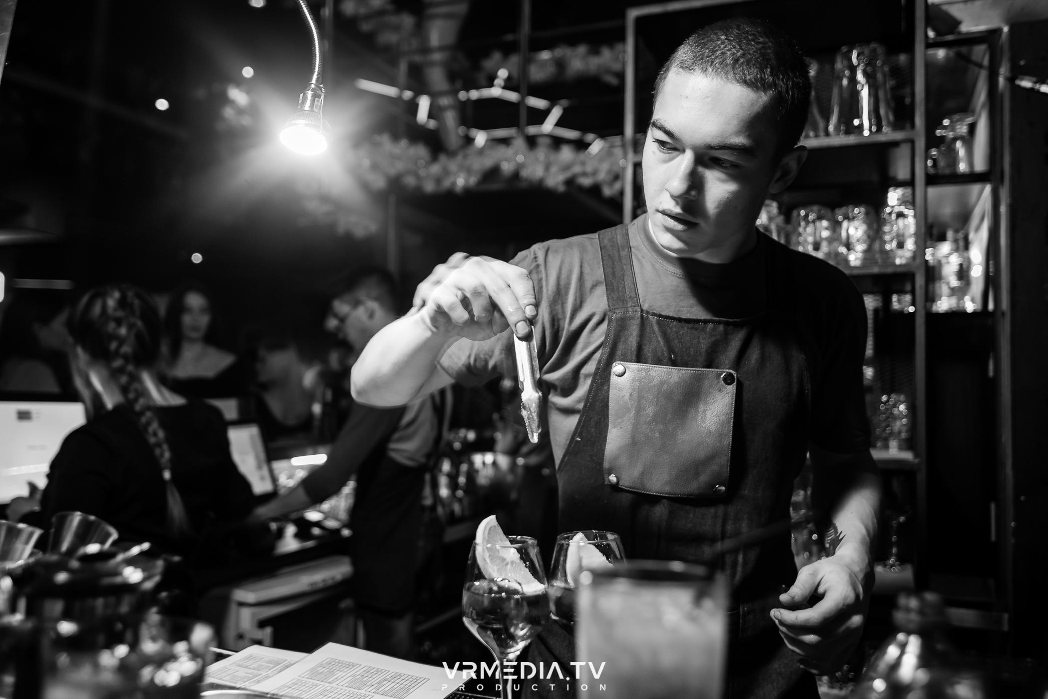 Выходные в баре «DOSKI»