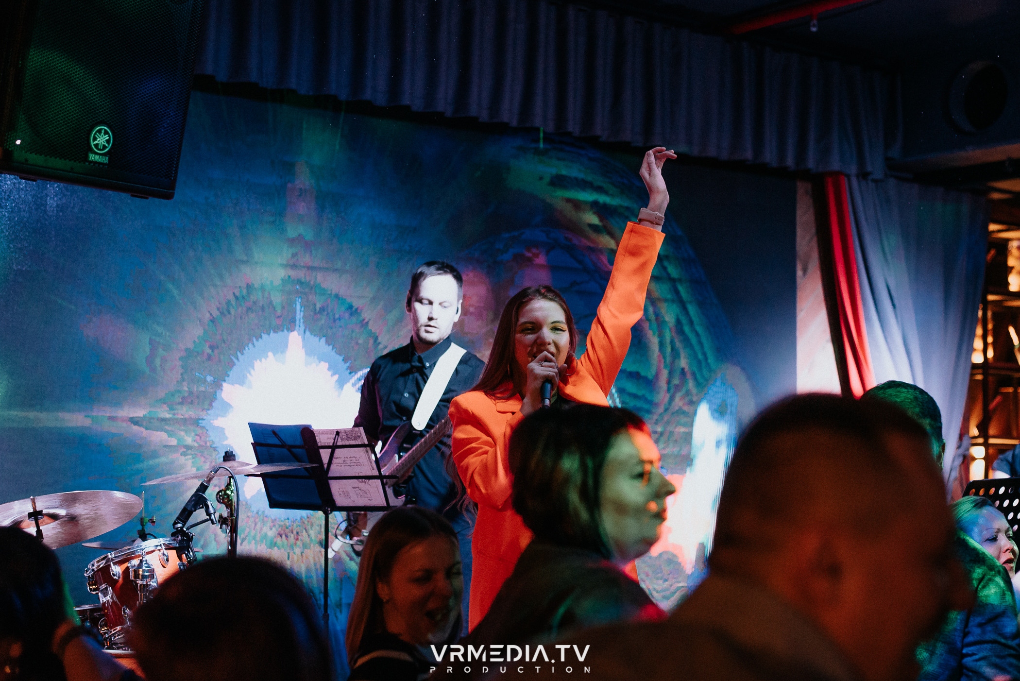 Жаркий новогодний корпоратив в гриль-баре «Жара»