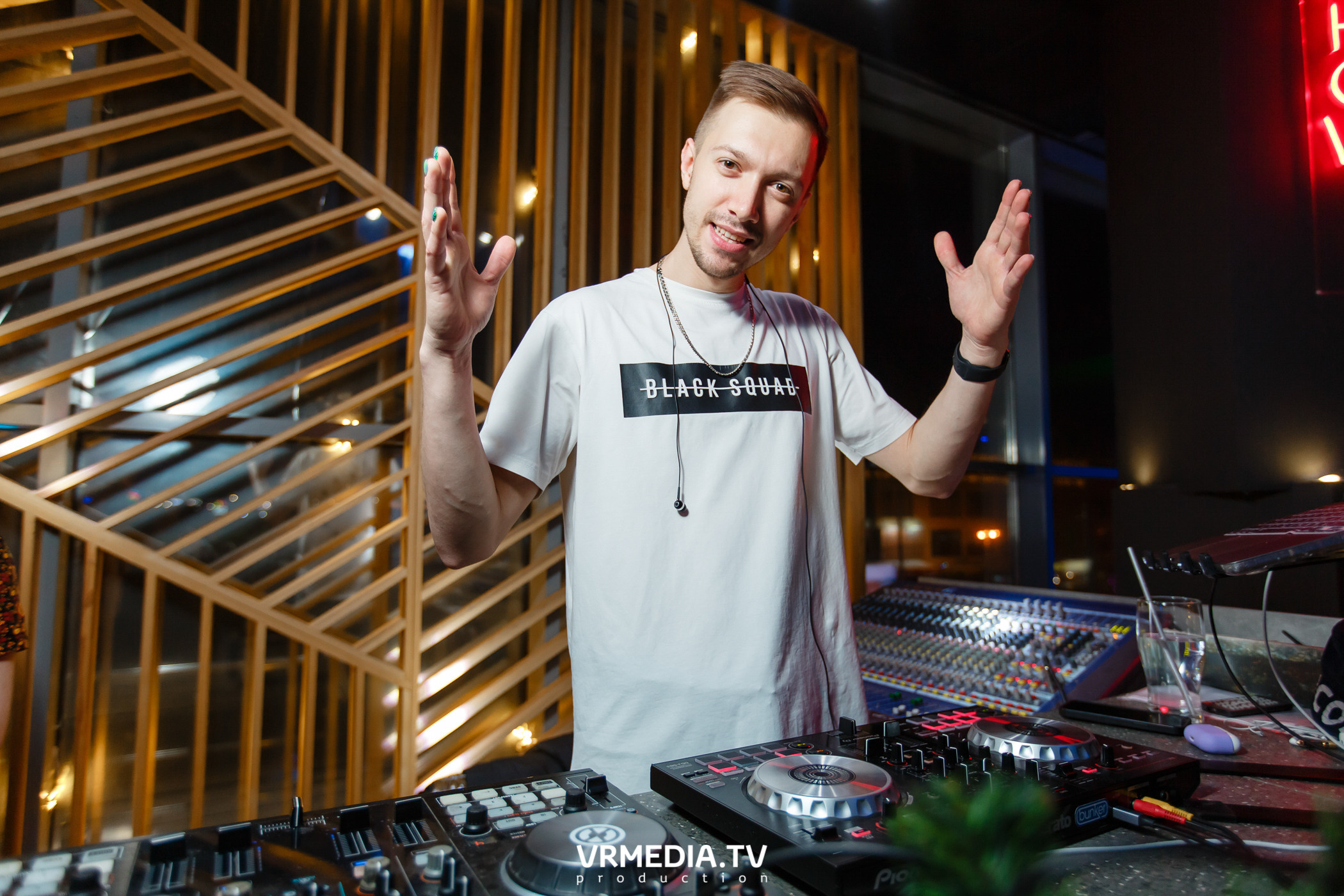 Выходные в баре «DOSKI»