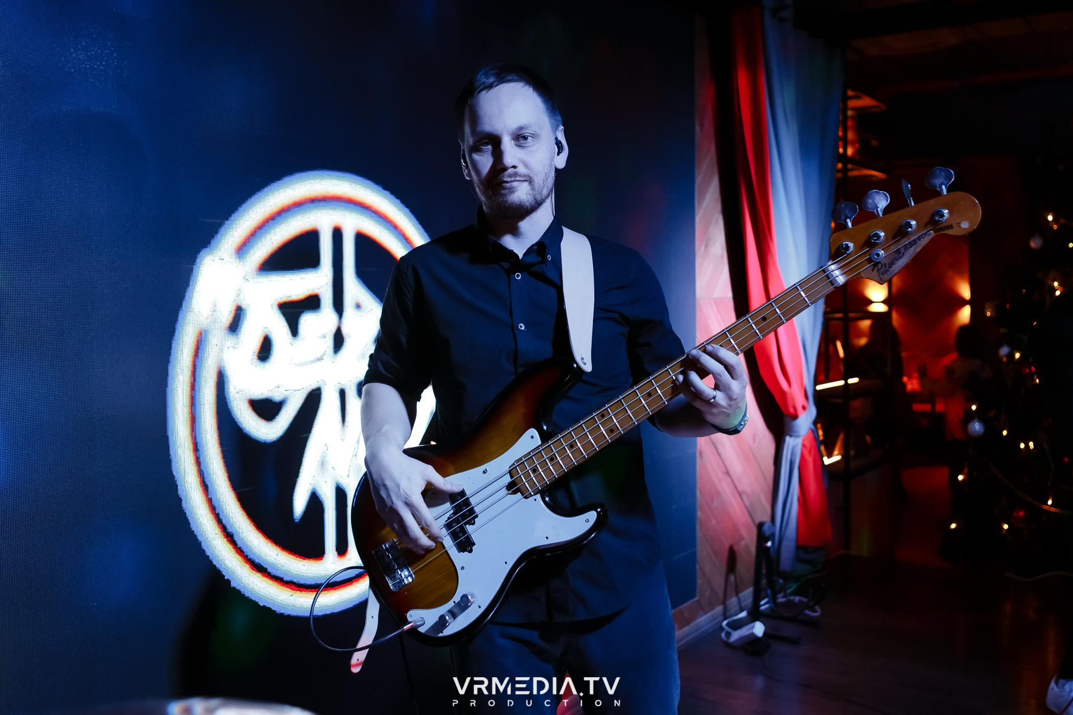 Жаркий новогодний корпоратив в гриль-баре «Жара»