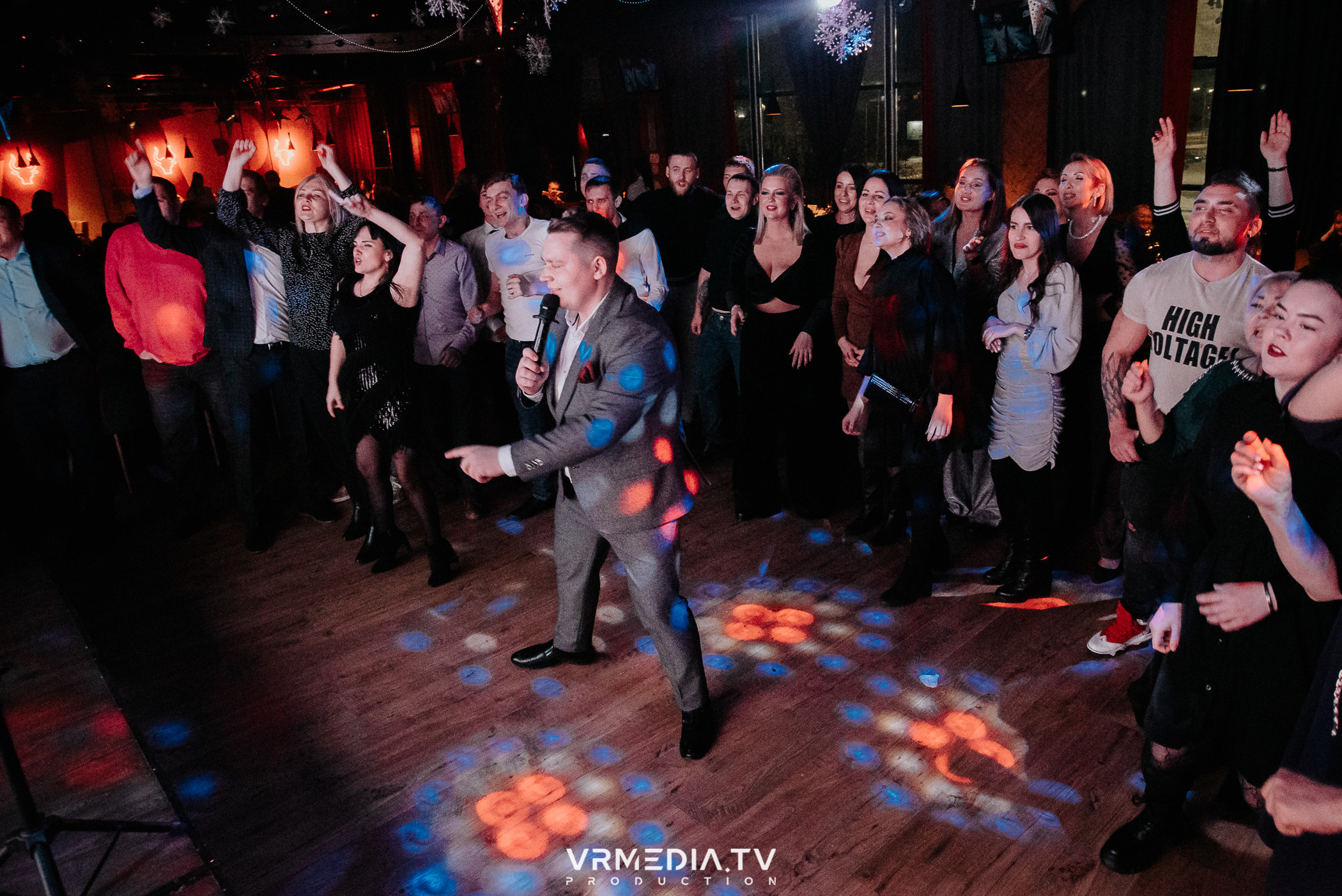 Жаркий новогодний корпоратив в гриль-баре «Жара»