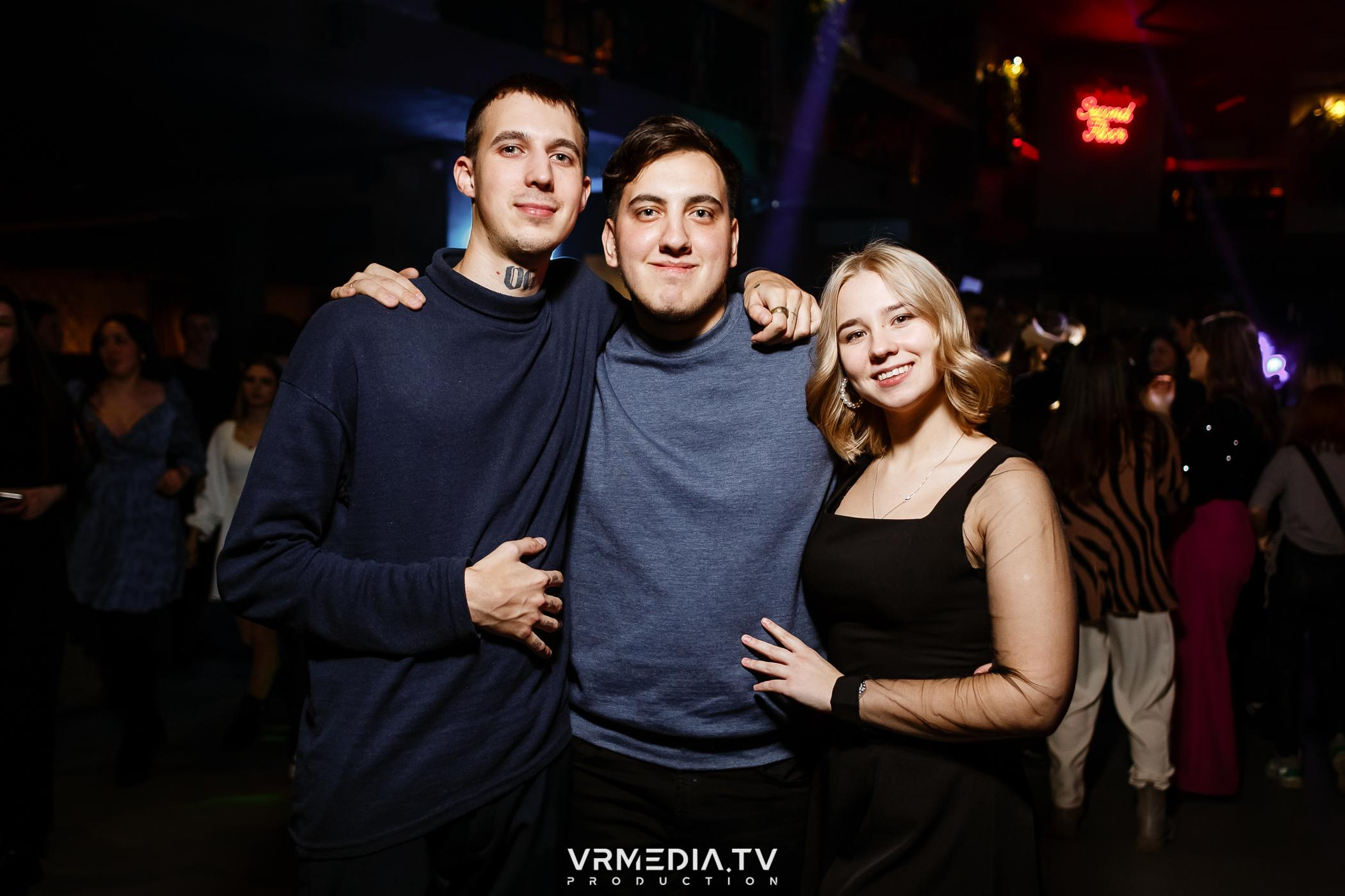 Выходные в баре «DOSKI»