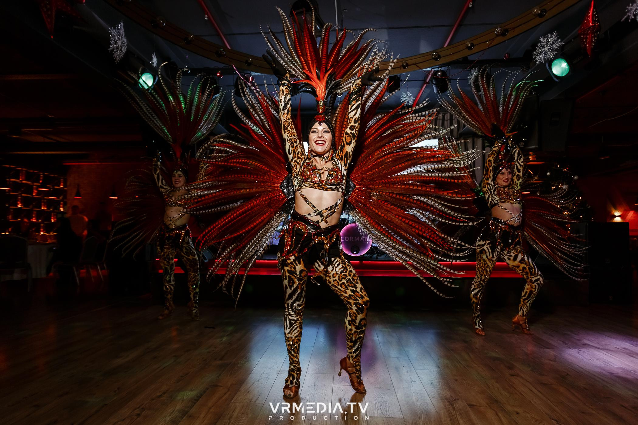 Жаркий новогодний корпоратив в гриль-баре «Жара»