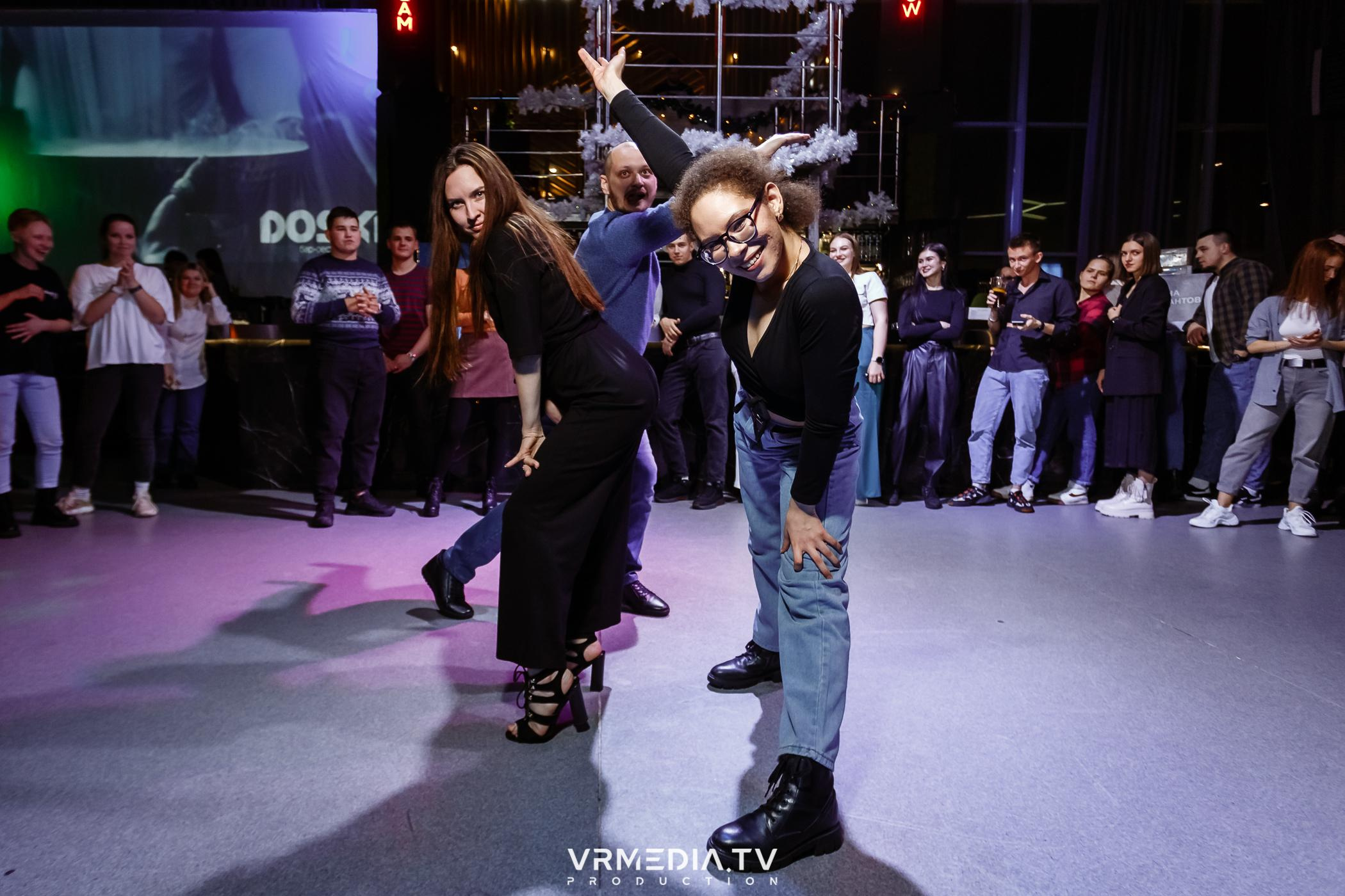 Выходные в баре «DOSKI»