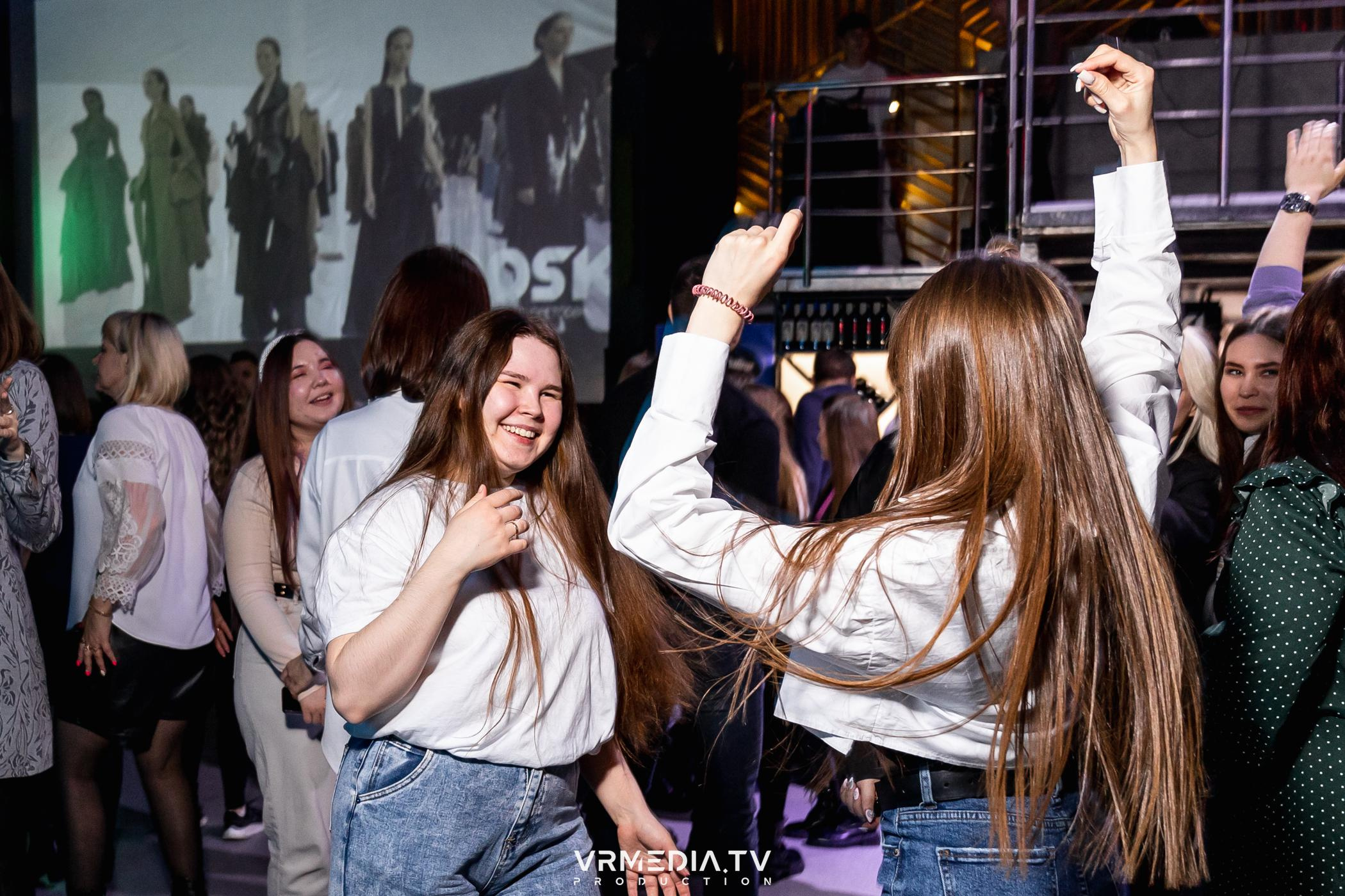 Выходные в баре «DOSKI»