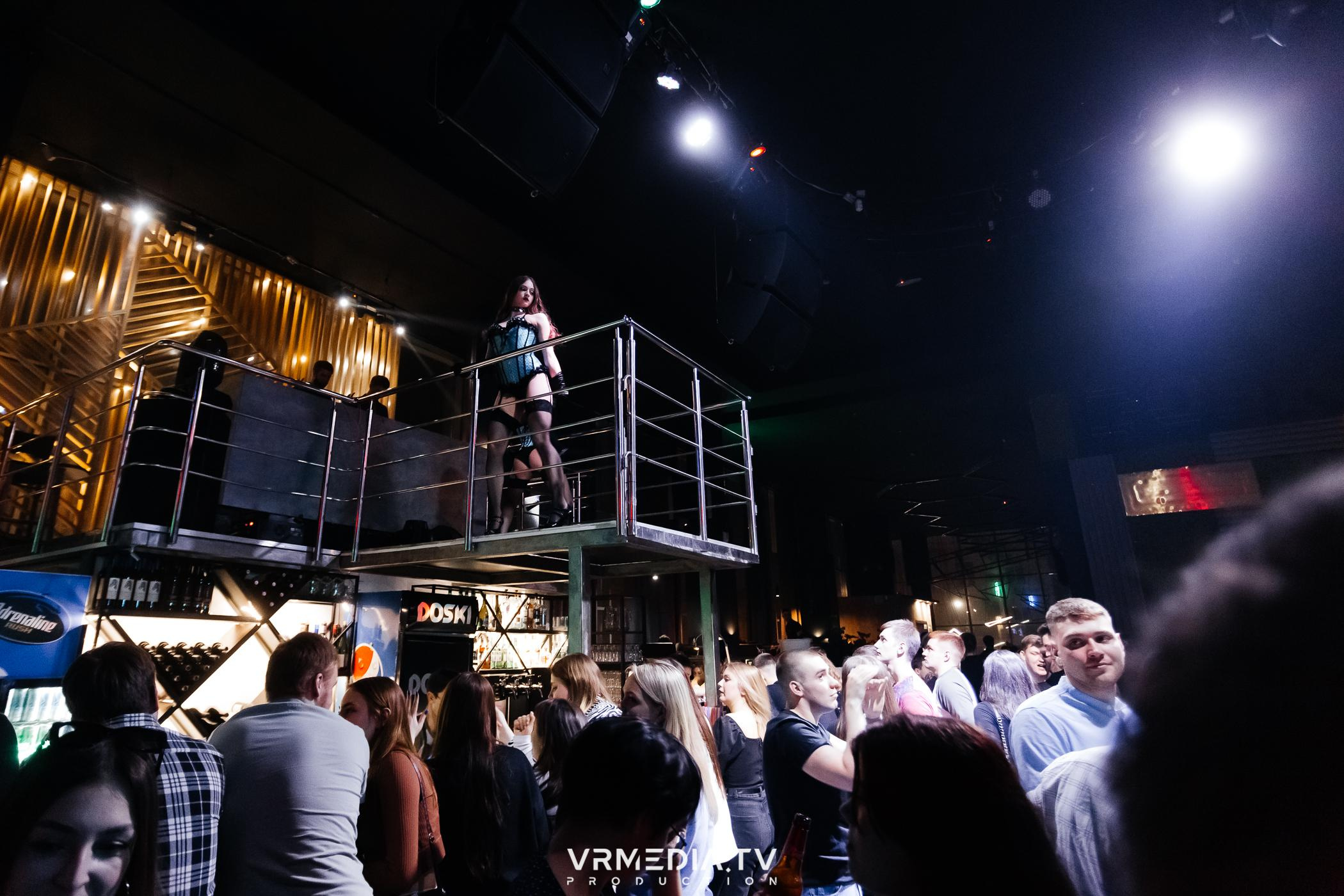 Выходные в баре «DOSKI»