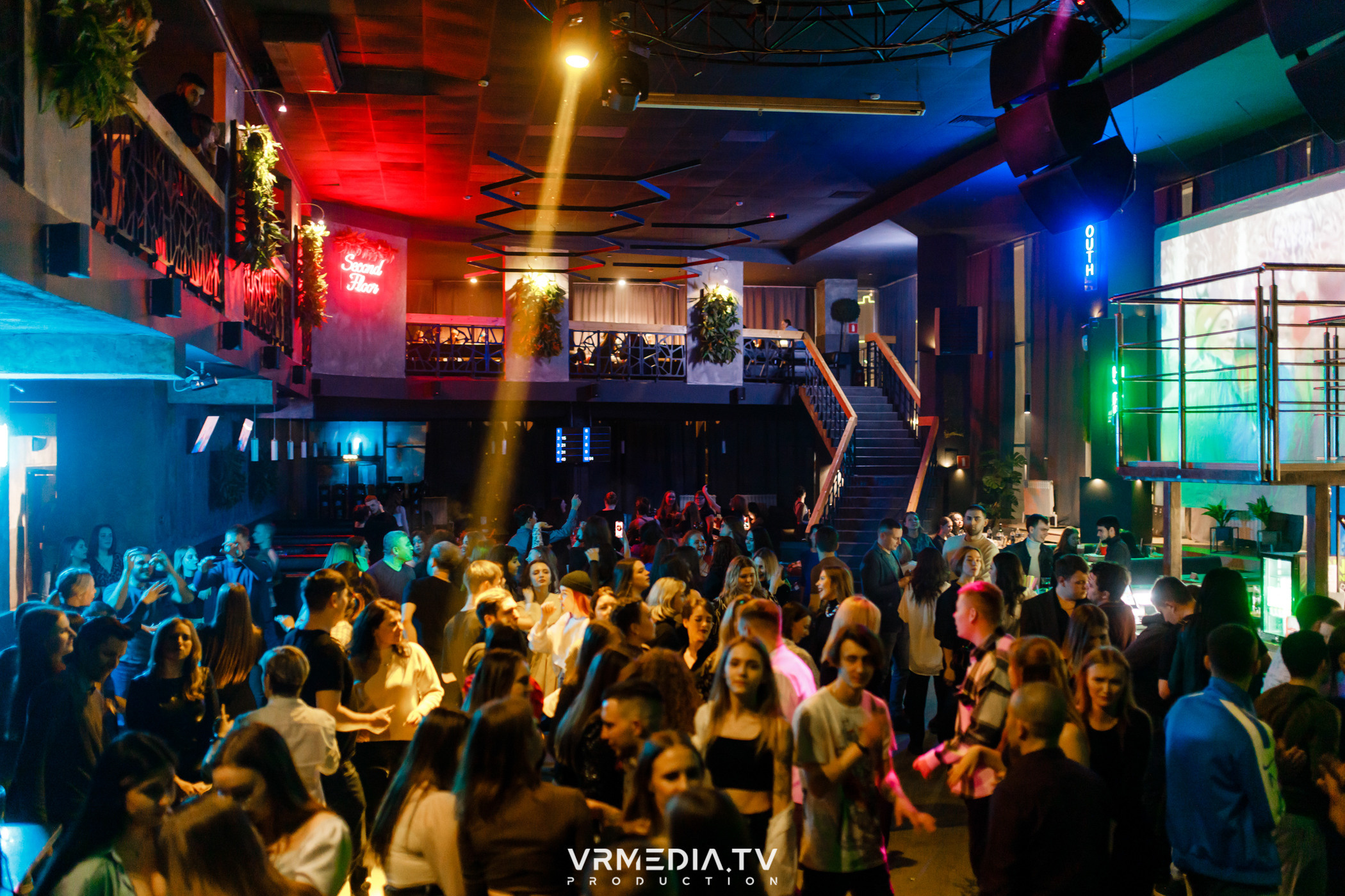 Выходные в баре «DOSKI»