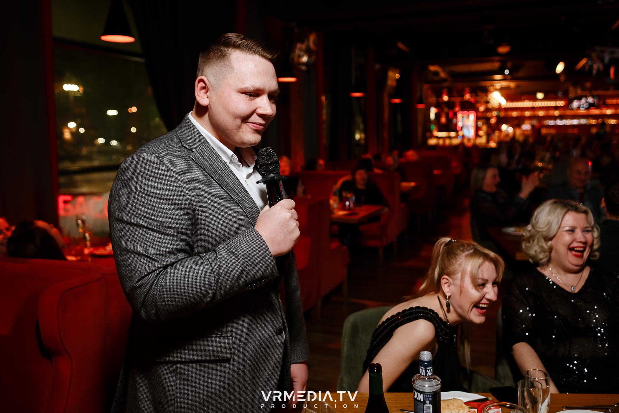 Жаркий новогодний корпоратив в гриль-баре «Жара»