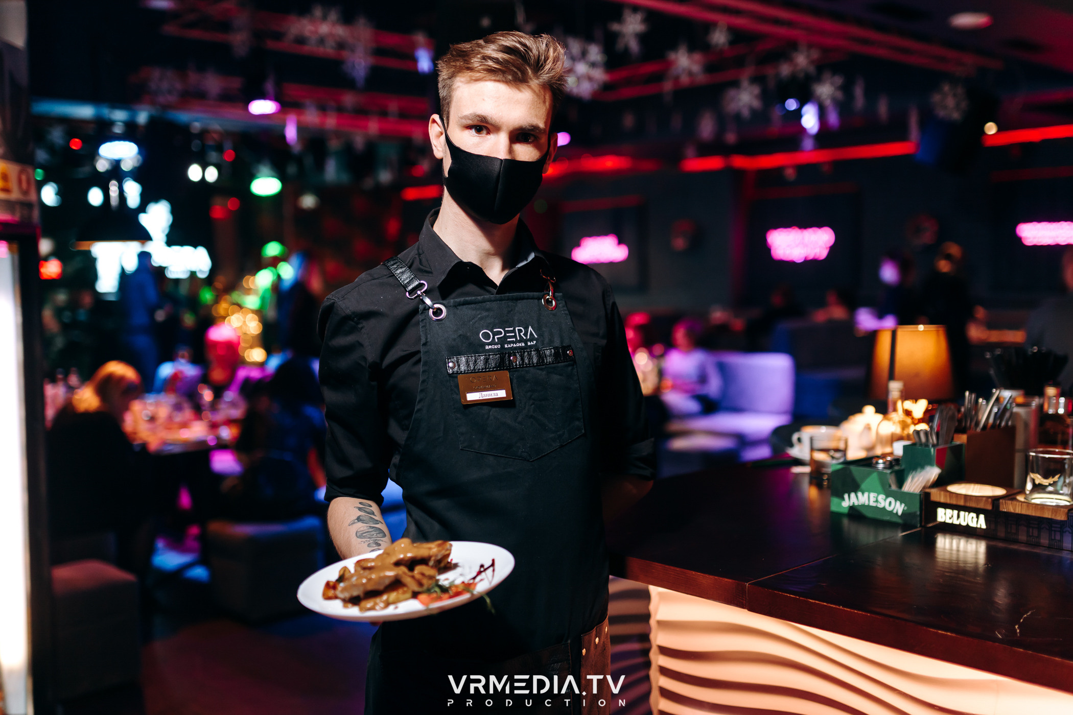 Новогодние корпоративы в караоке-баре «Опера»