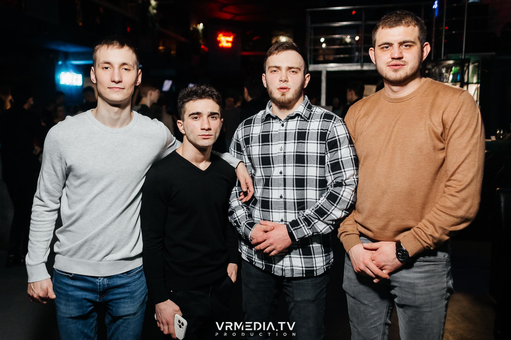 Выходные в баре «DOSKI»