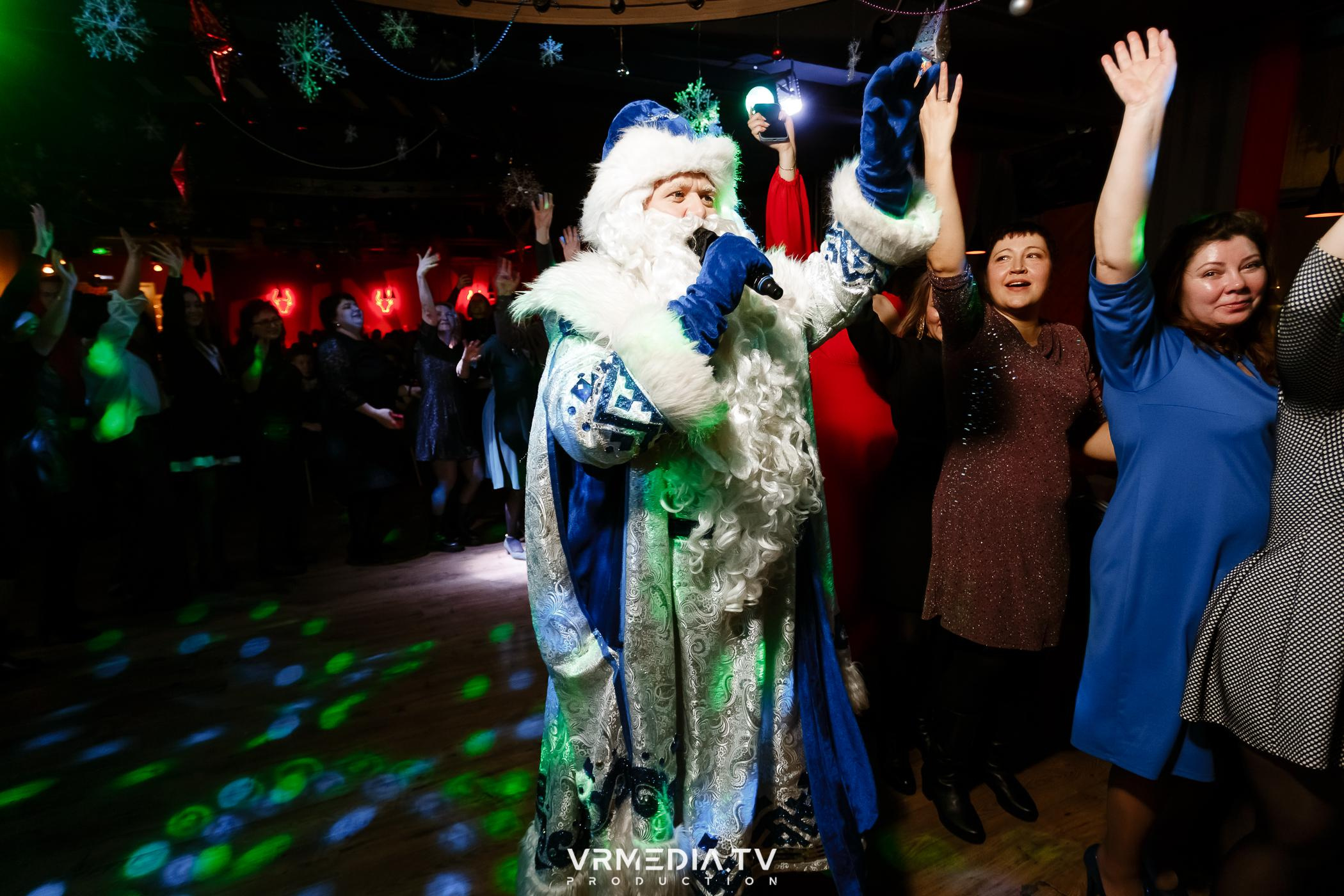 Жаркий новогодний корпоратив в гриль-баре «Жара»