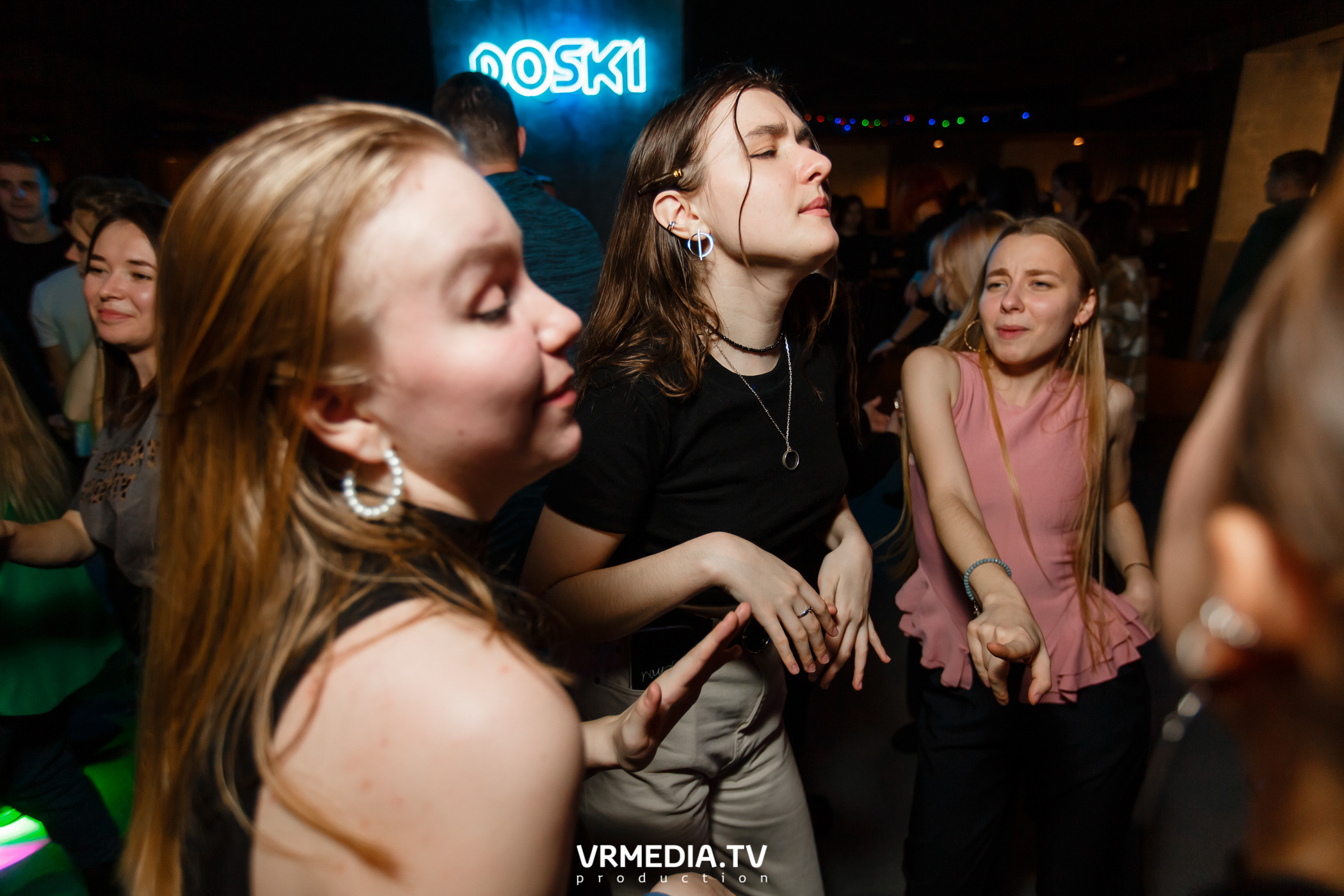 Выходные в баре «DOSKI»