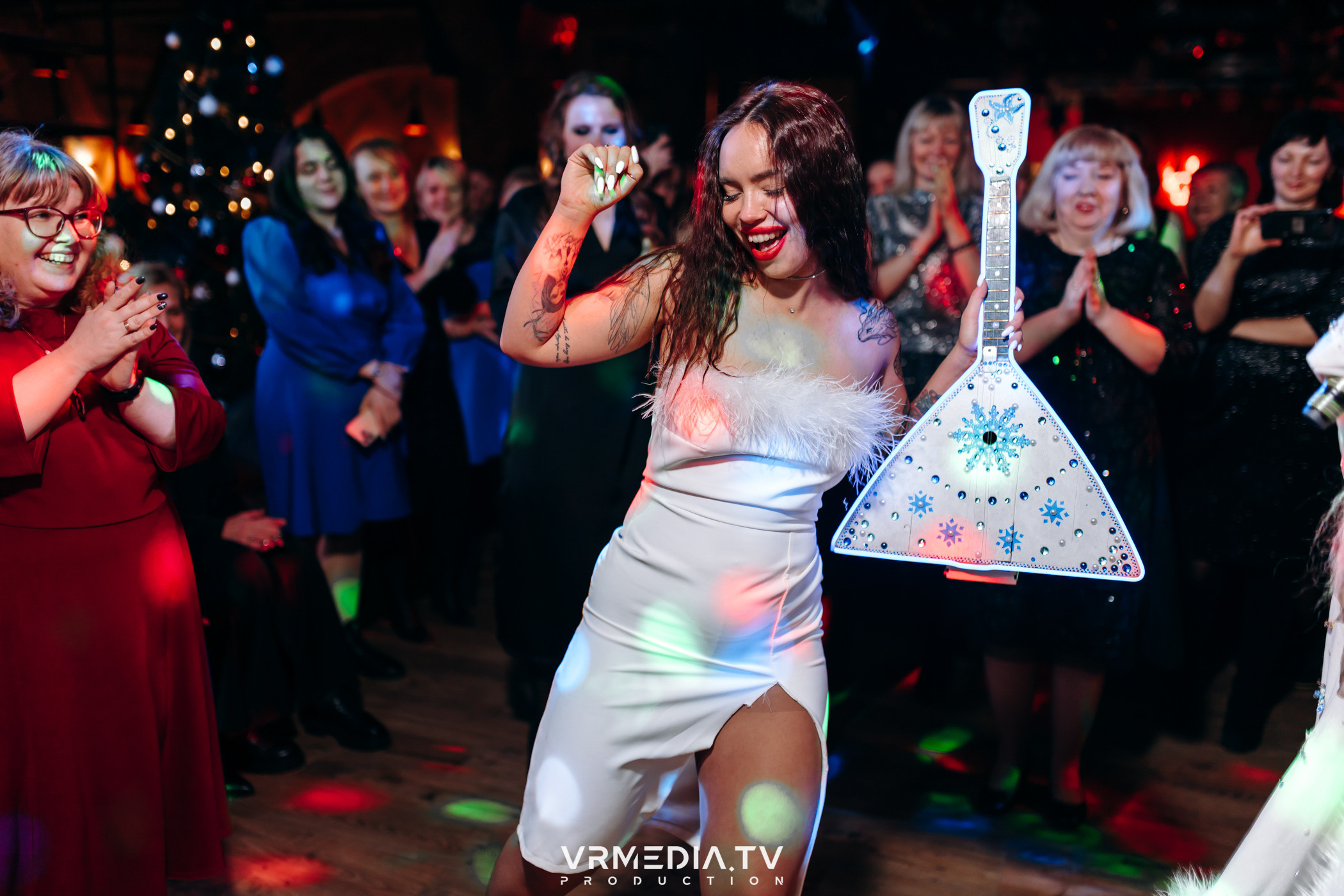 Жаркий новогодний корпоратив в гриль-баре «Жара»