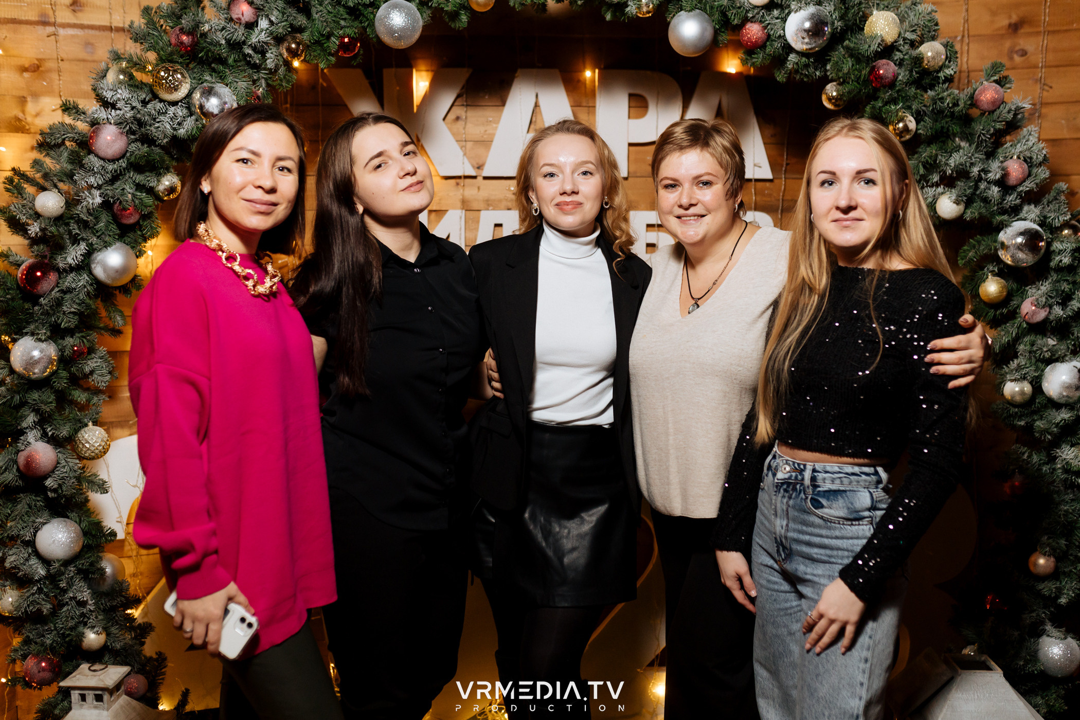 Жаркий новогодний корпоратив в гриль-баре «Жара»