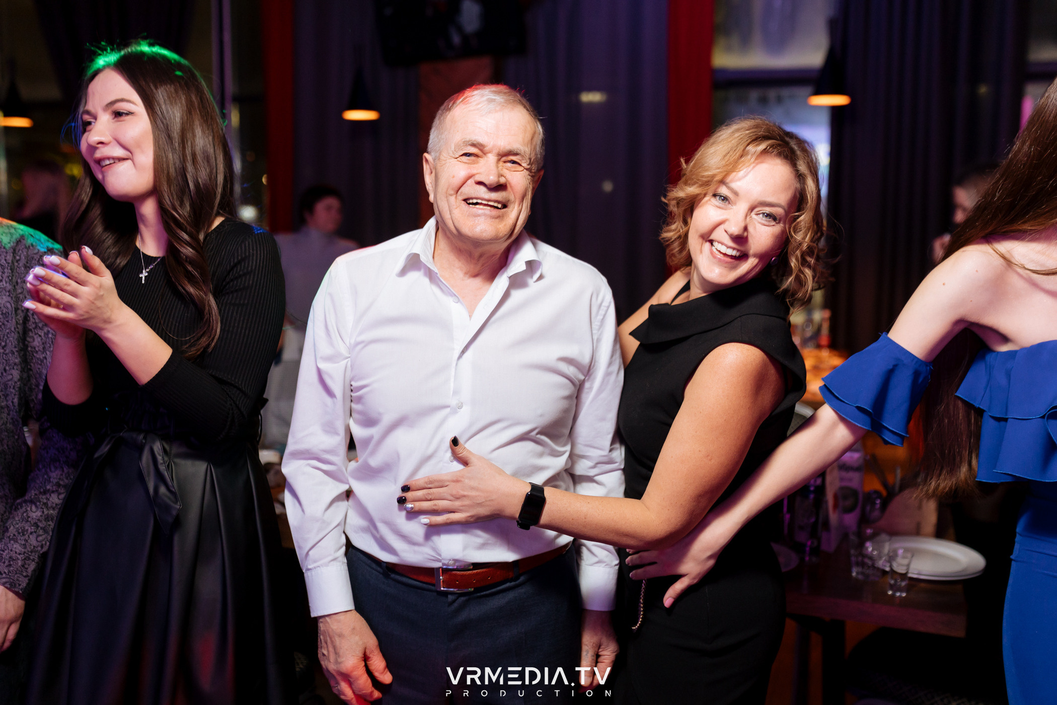 Жаркий новогодний корпоратив в гриль-баре «Жара»