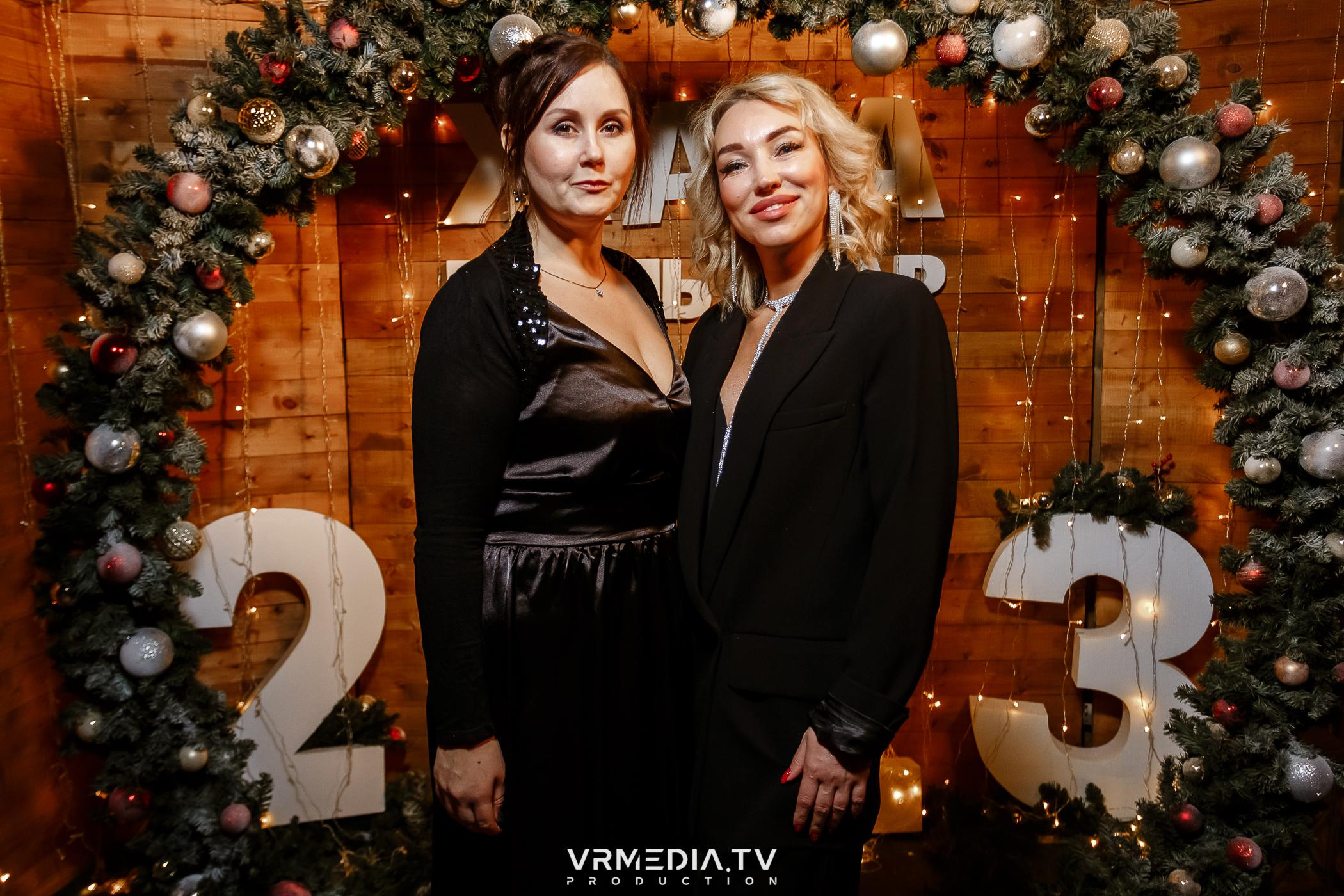 Жаркий новогодний корпоратив в гриль-баре «Жара»