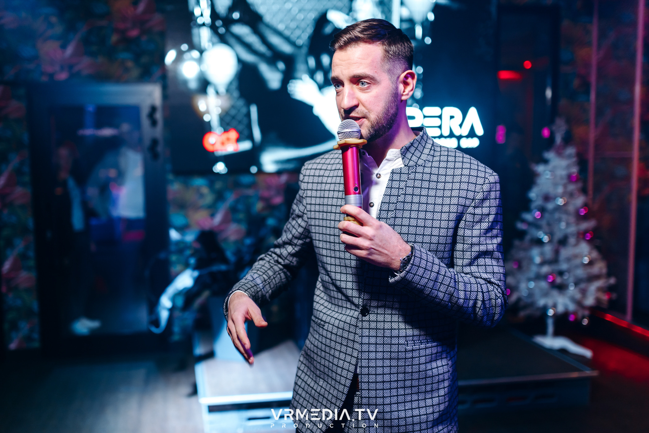 Новогодние корпоративы в караоке-баре «Опера»