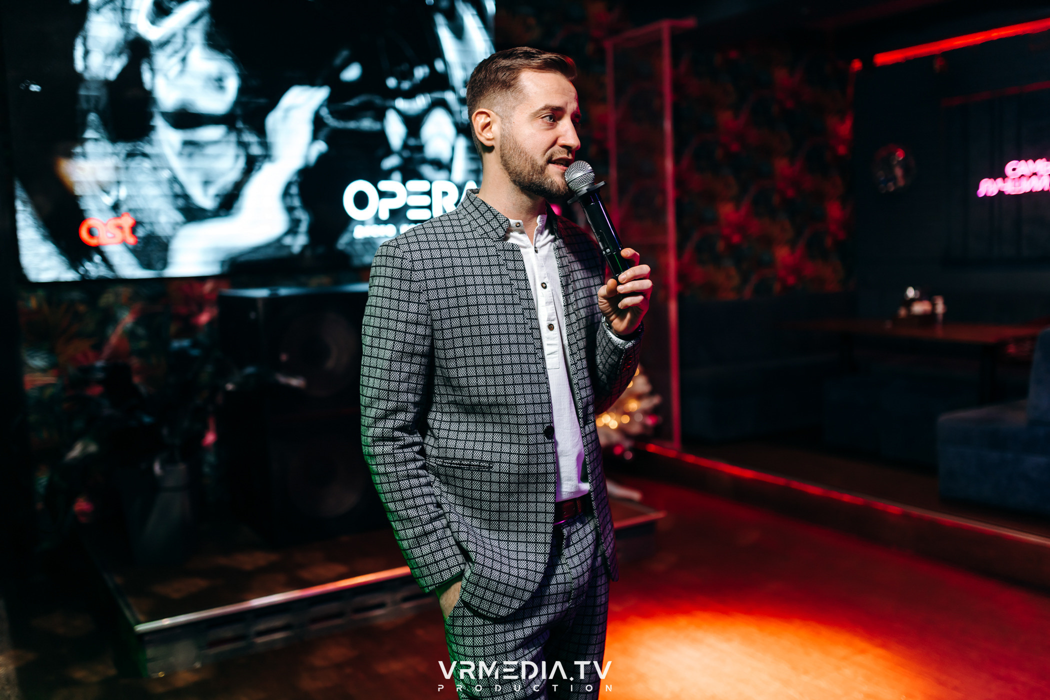 Новогодние корпоративы в караоке-баре «Опера»