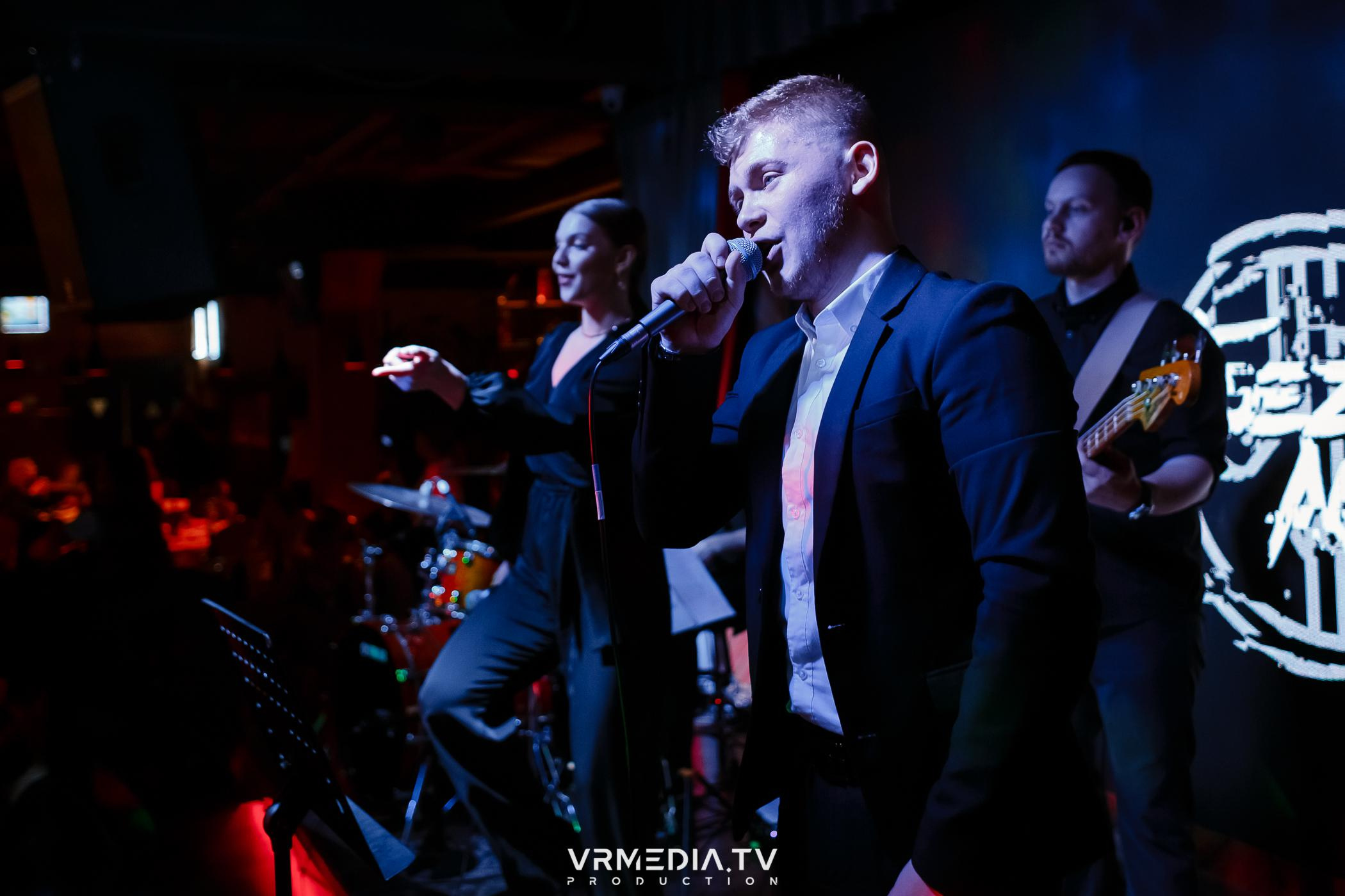 Жаркий новогодний корпоратив в гриль-баре «Жара»