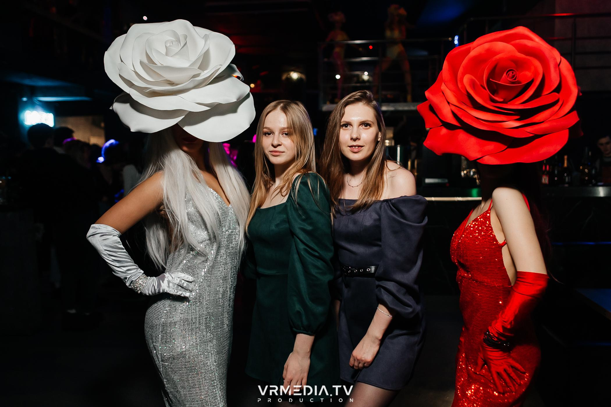 Выходные в баре «DOSKI»