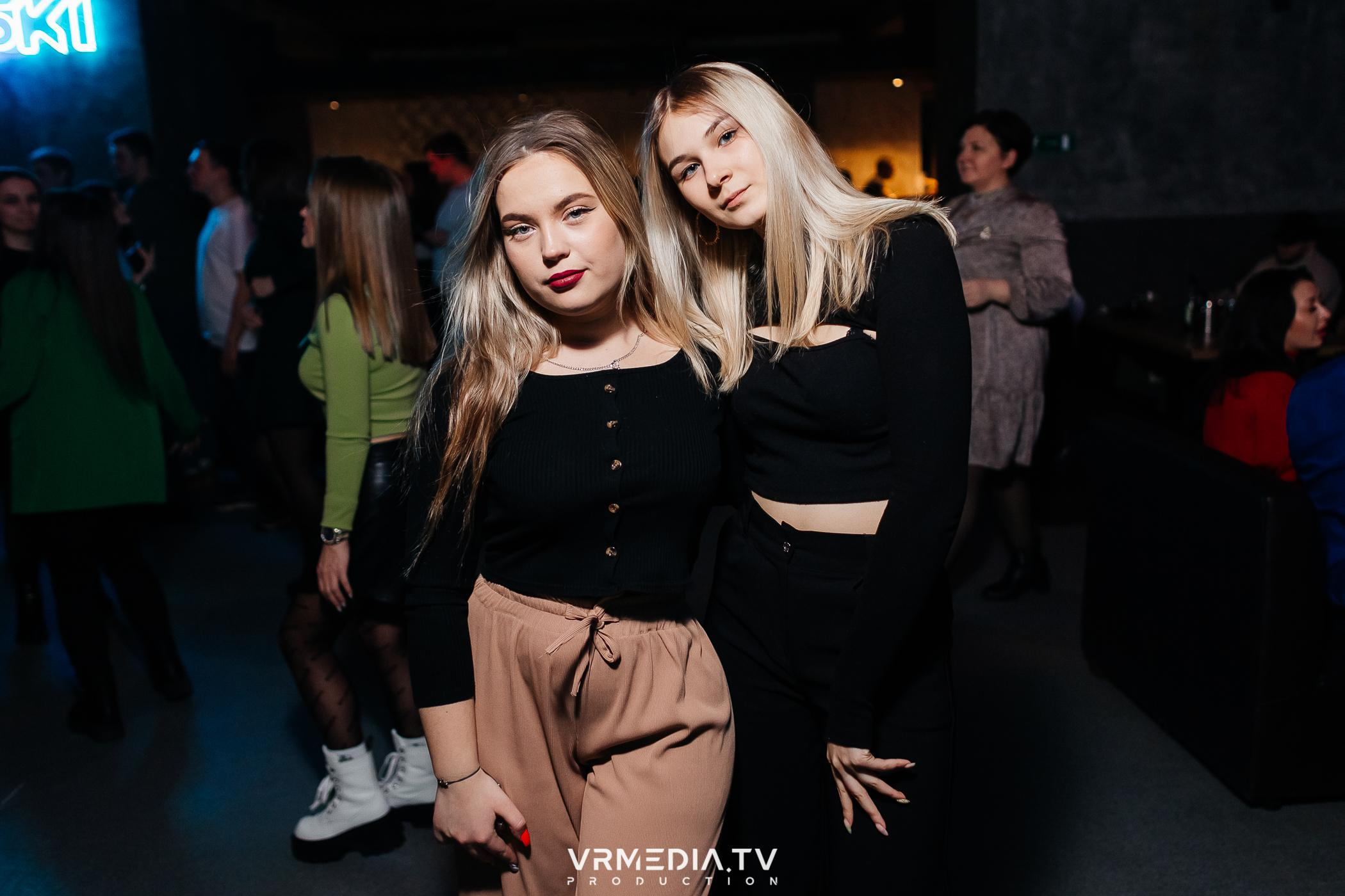 Выходные в баре «DOSKI»