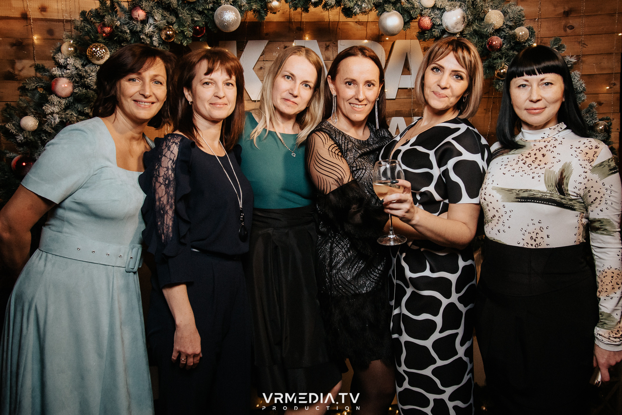 Жаркий новогодний корпоратив в гриль-баре «Жара»