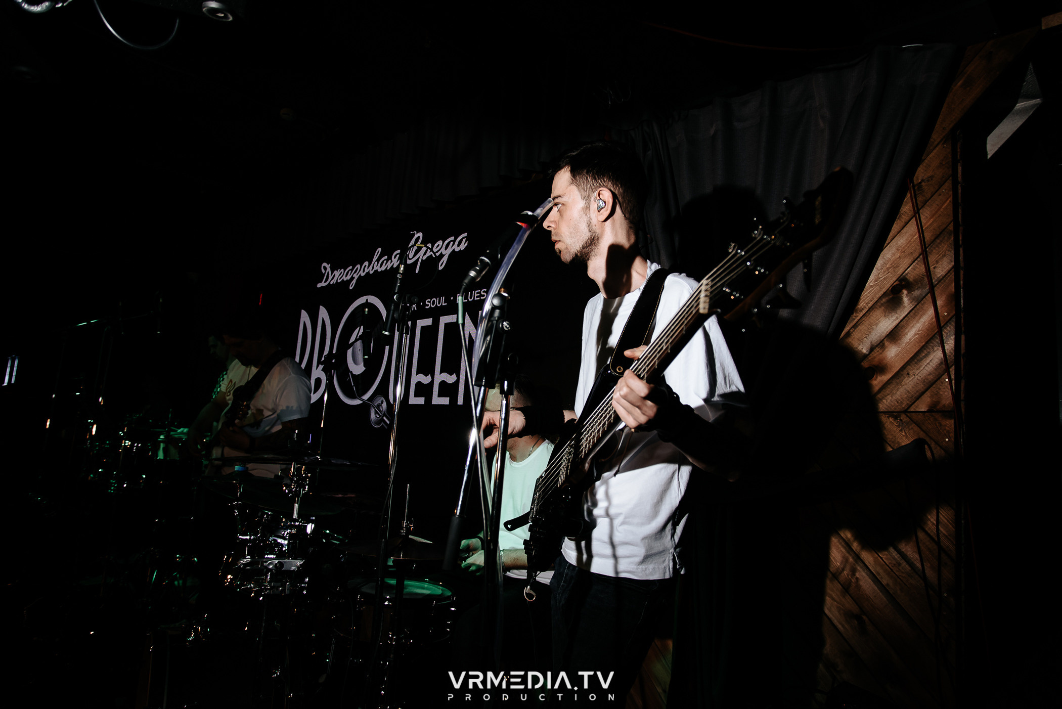 Джазовая среда: BBQueen: Переменная облачность